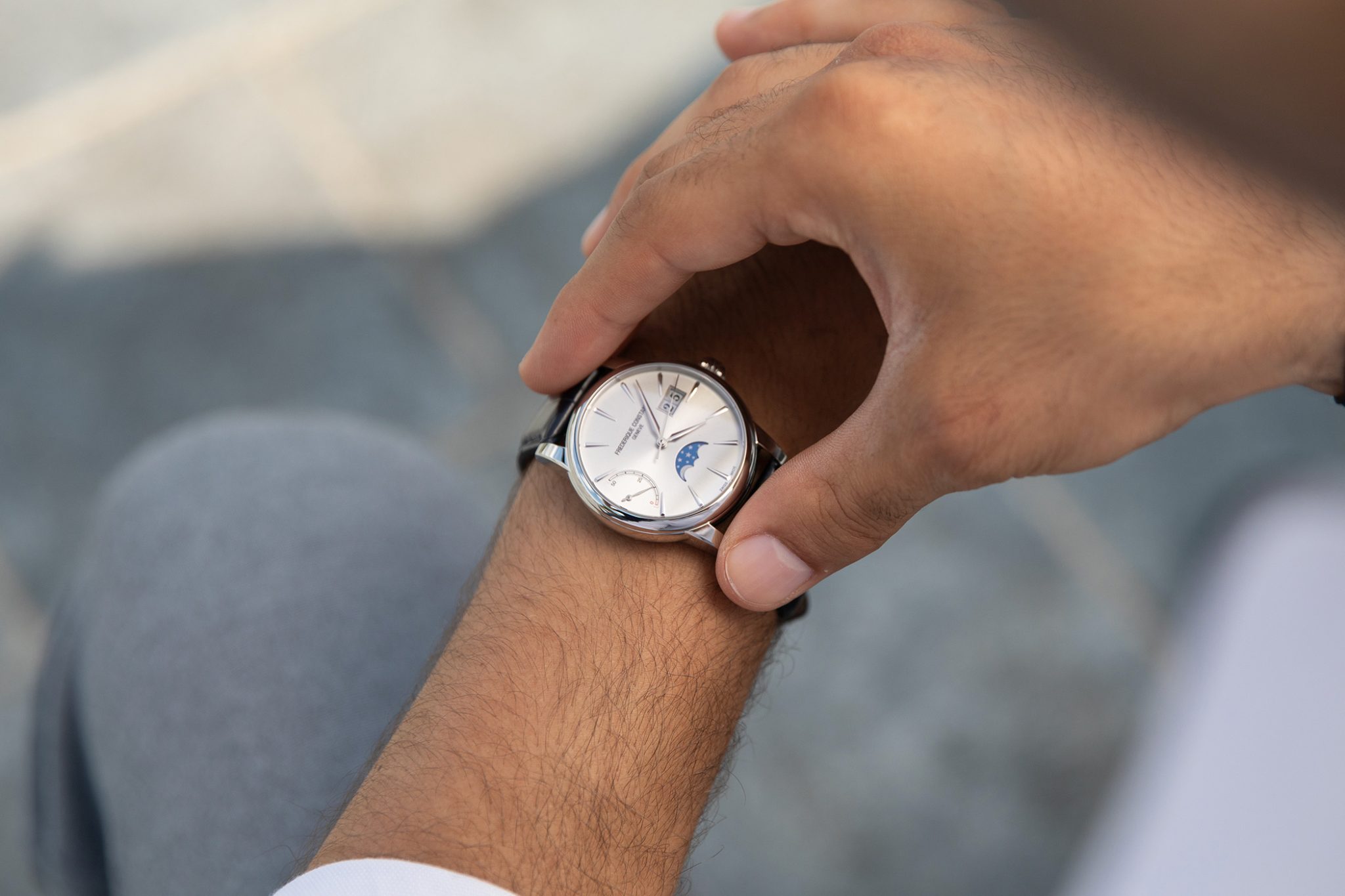 Frederique-Constant-Manufacture-Power-Reserve-Big-Date