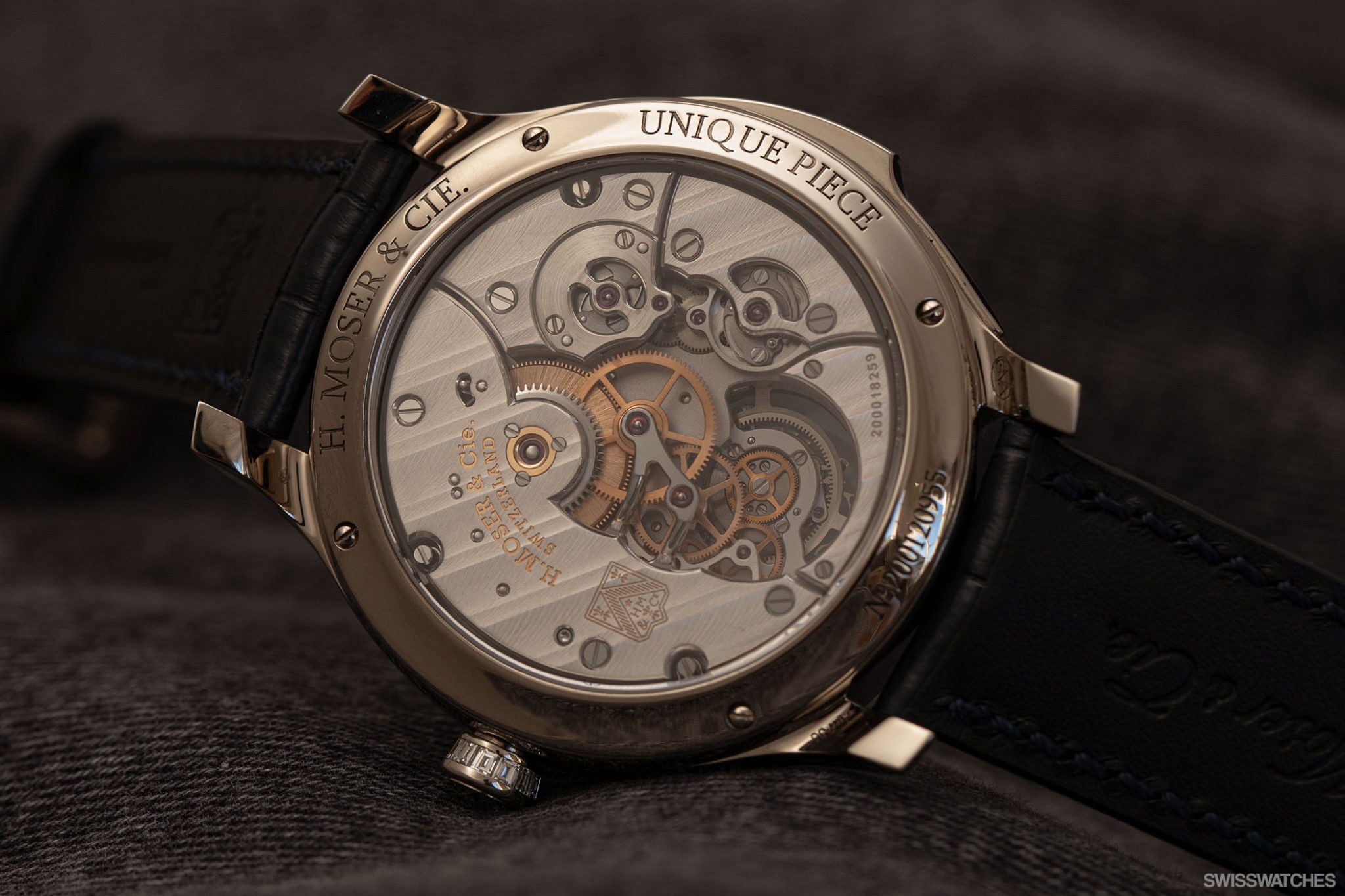 H-Moser-Coe-Endeavour-Concept-Minute-Repeater-Tourbillon-Aventurine-Diamonds-1