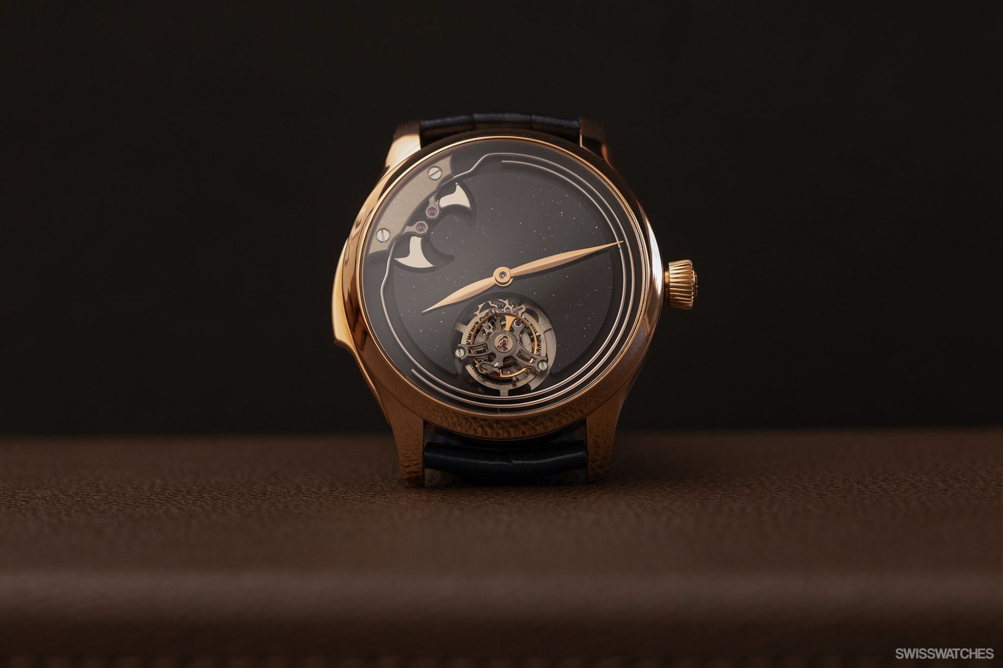 H-Moser-and-Cie-Endeavour-Concept-Minute-Repeater-Tourbillon-Aventurine-1