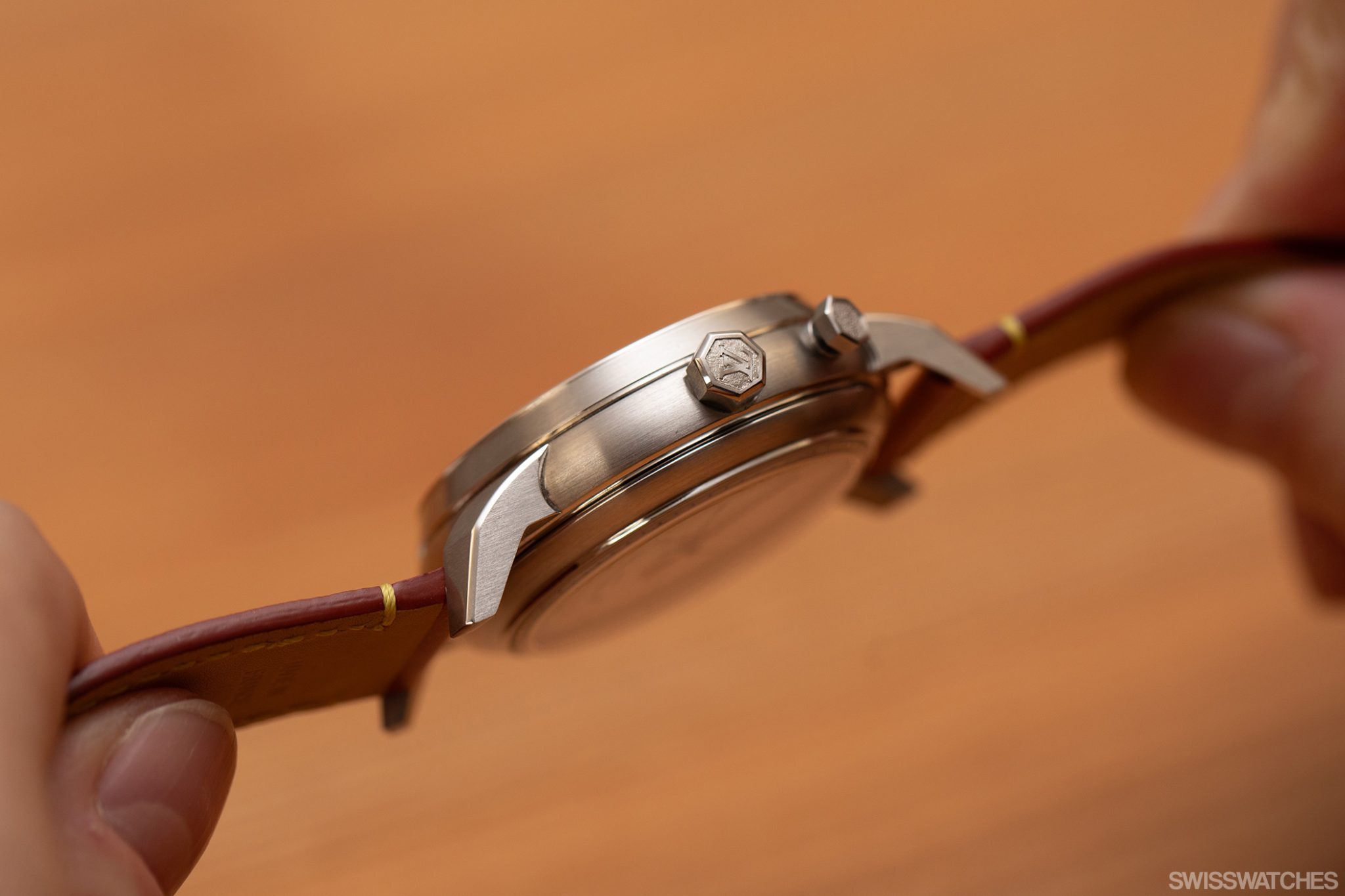 Louis-Vuitton-X-Akrivia-Chronograph-A-Sonnerie-Crown-News