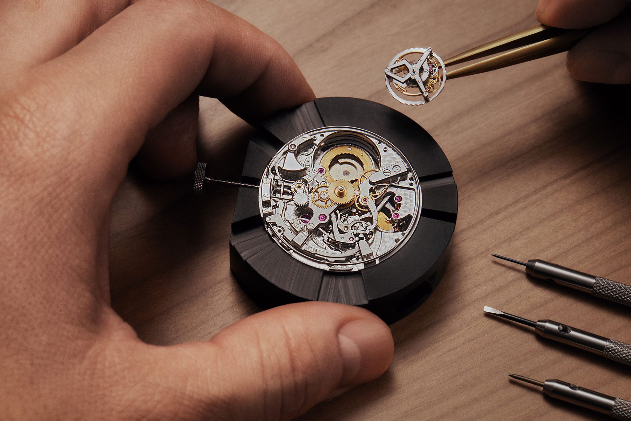 Louis-Vuitton-X-Akrivia-LVRR01-Chronograph-A-Sonnerie-Movement-1