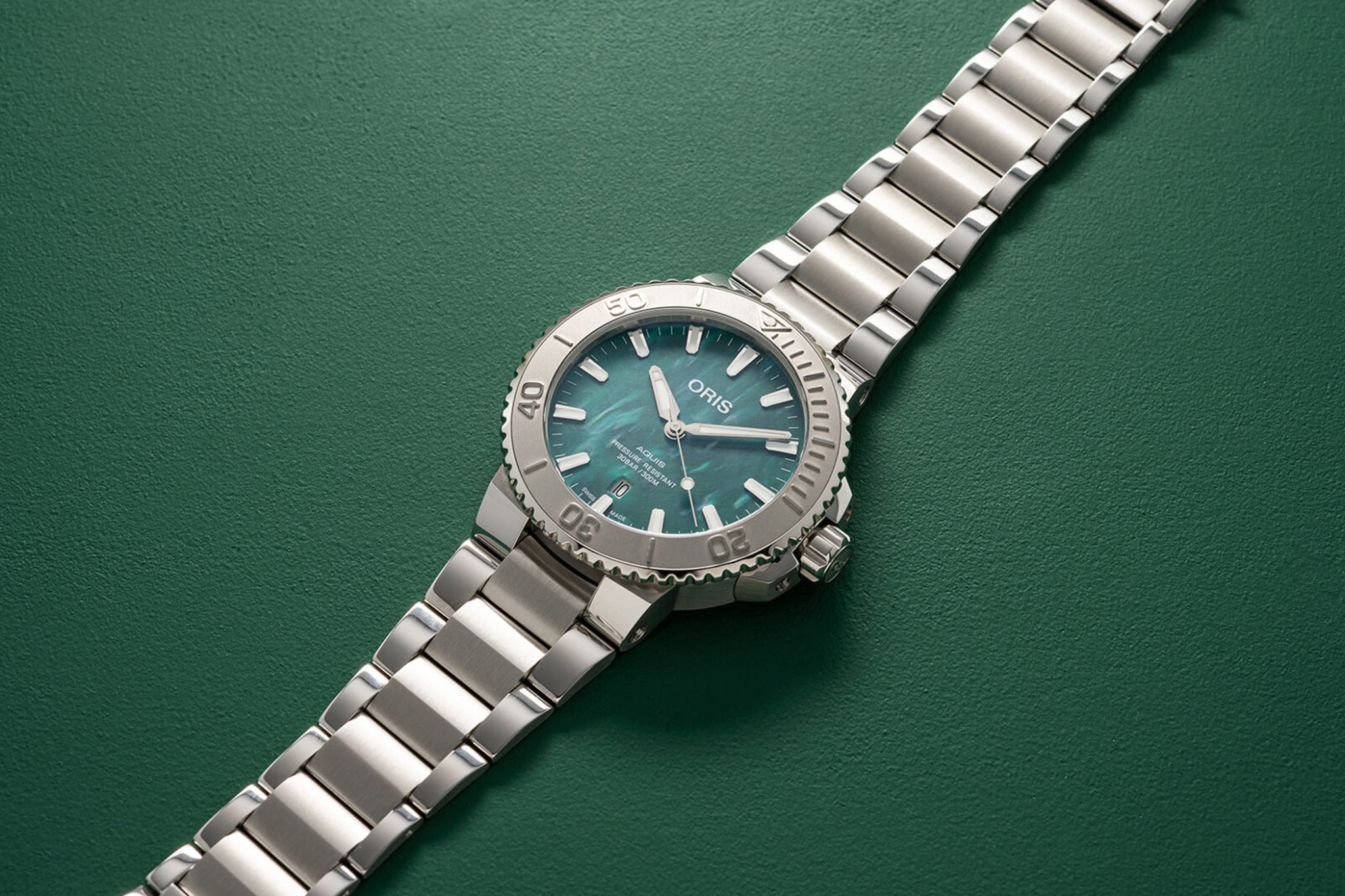 Oris-X-Bracenet-Aquis-Date