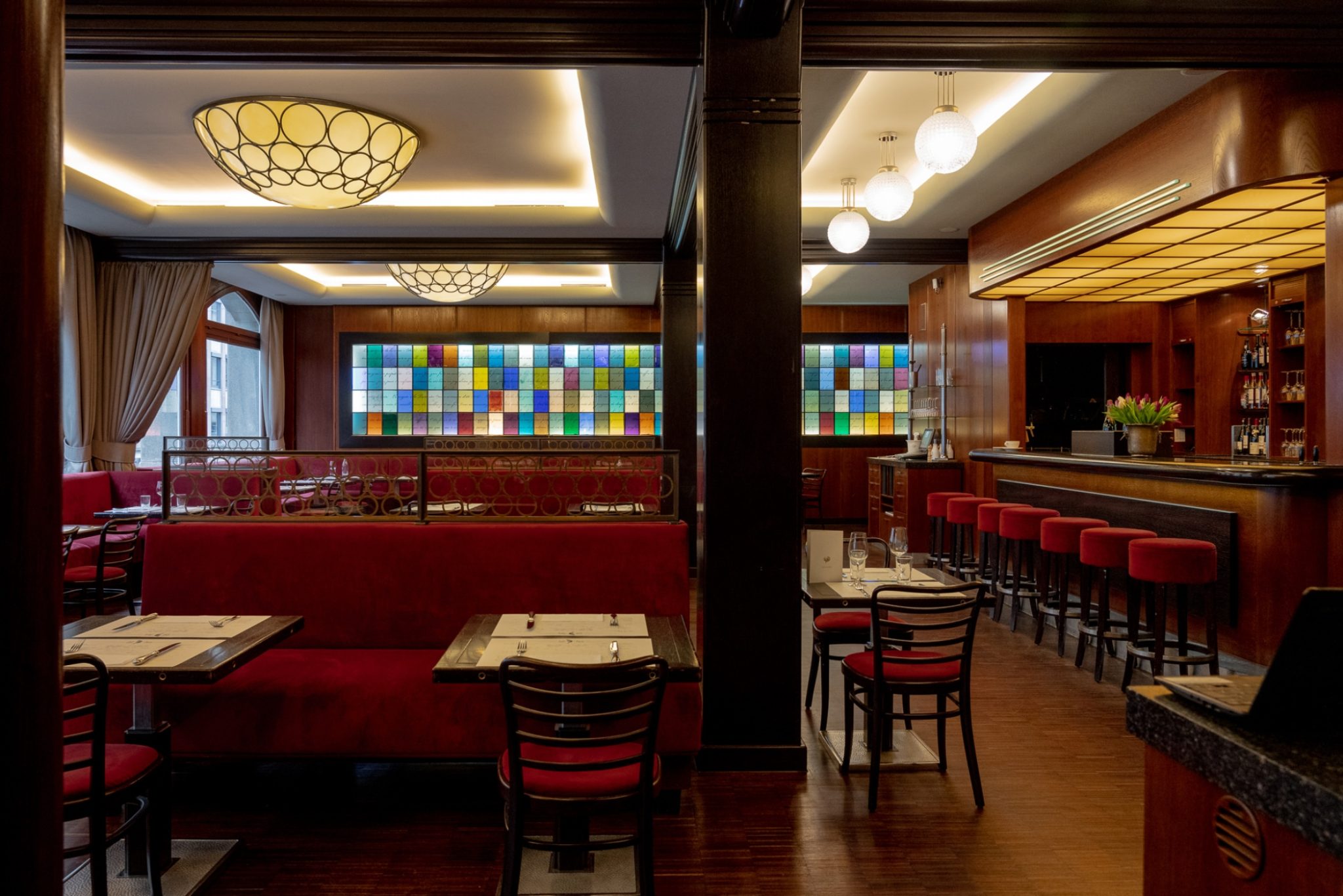 Patek-Philippe-Boutique-Hamburg-Wempe-Cafe-Paris-Seating