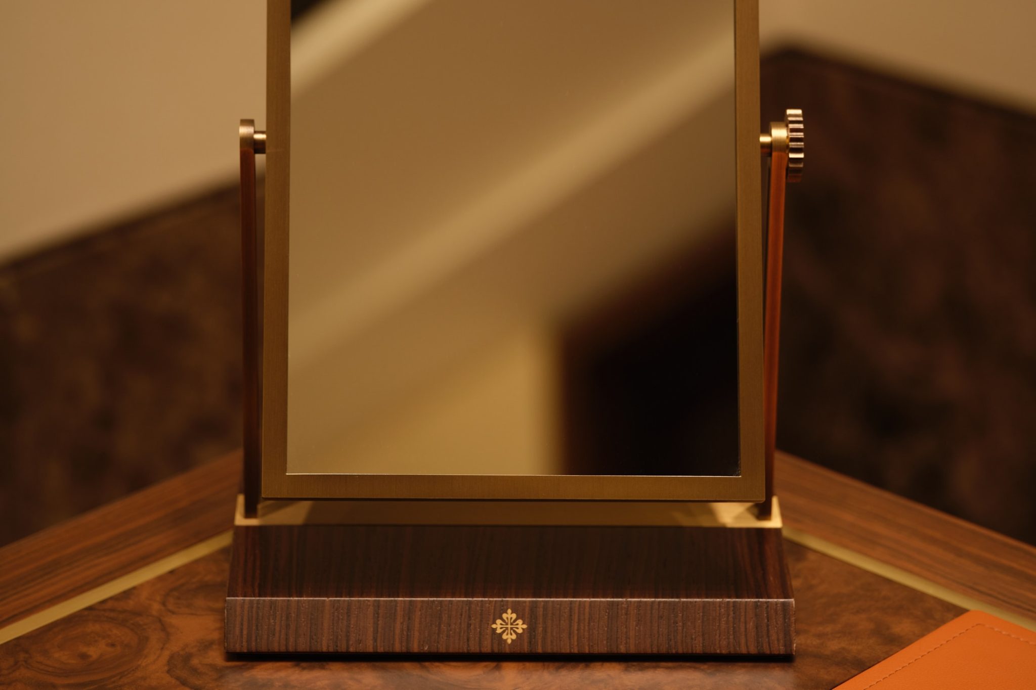Patek Philippe Boutique Hamburg Details Interior Mirror