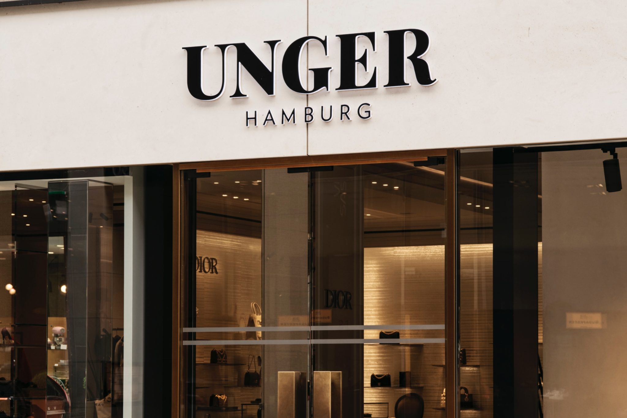 Patek-Philippe-Boutique-Hamburg-Wempe-Unger-Outside