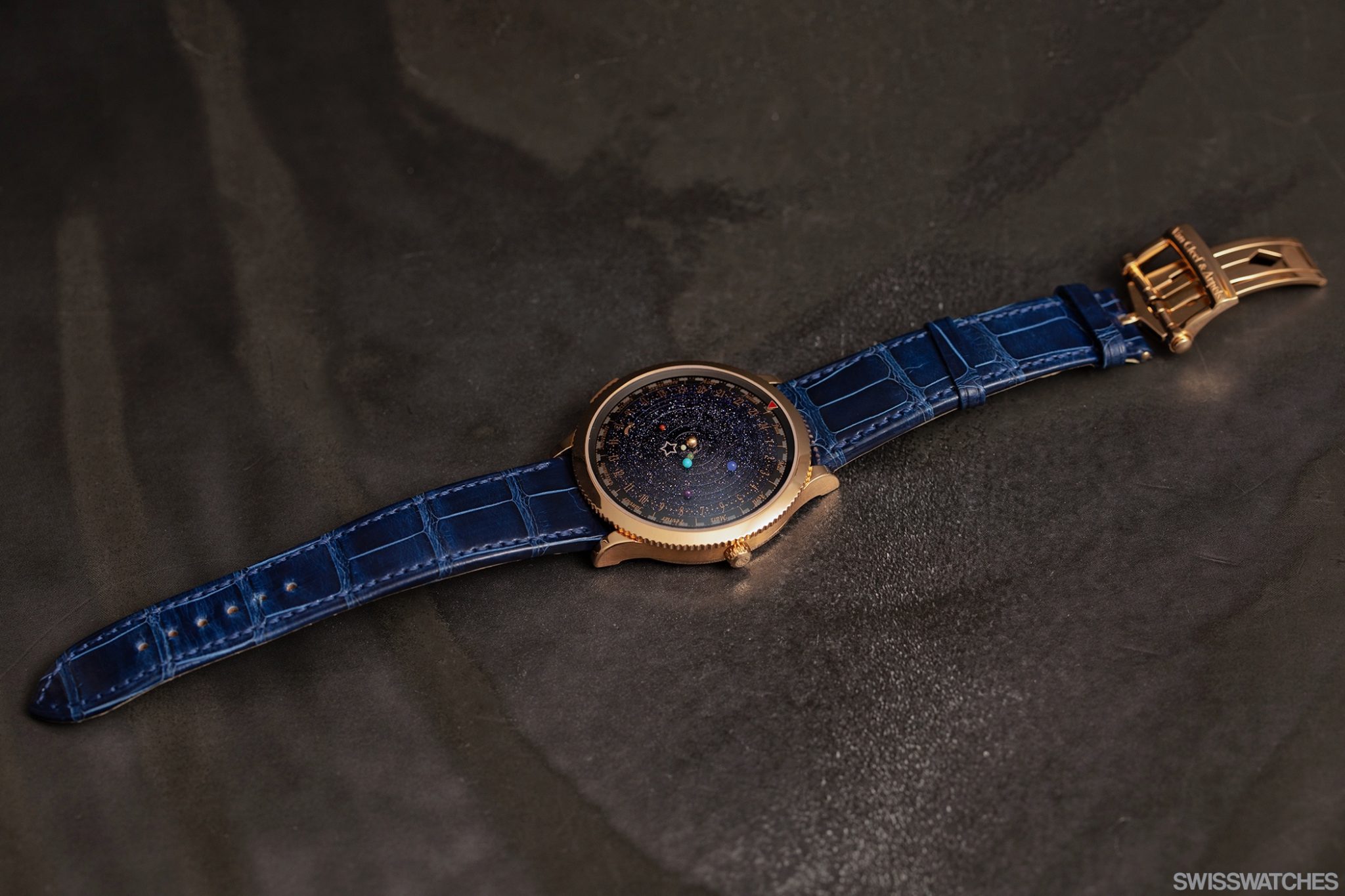 Van-Cleef-Arpels-Midnight-Planetarium-Rosegold-VCARO4J000-Wristband-2