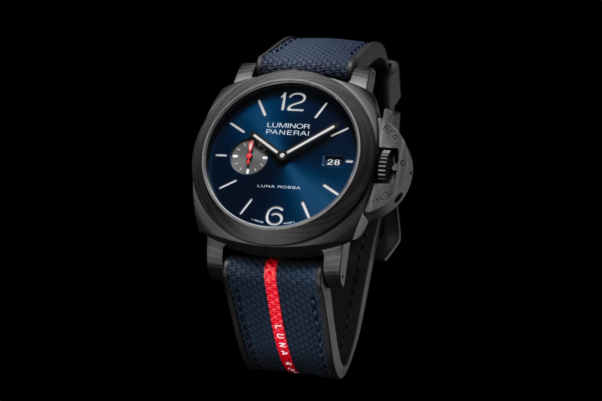 Panerai-Luminor-Luna-Rossa-Carbotech-PAM01529-Front