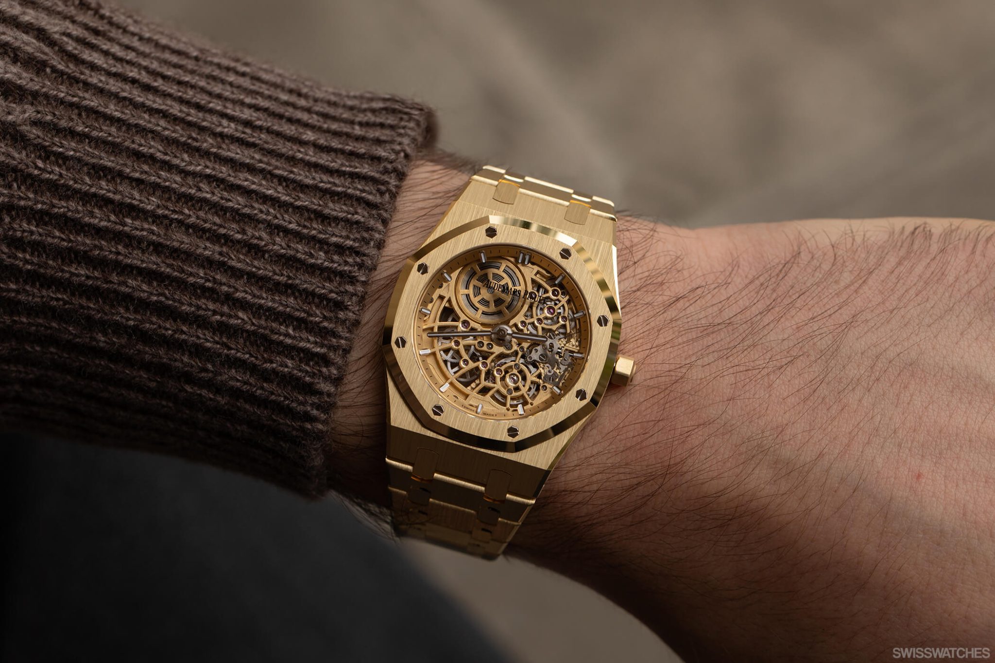 audemars-piguet-royal-oak-squelette-openworked-ro-16204ba-oo-1240ba-am-handgelenk