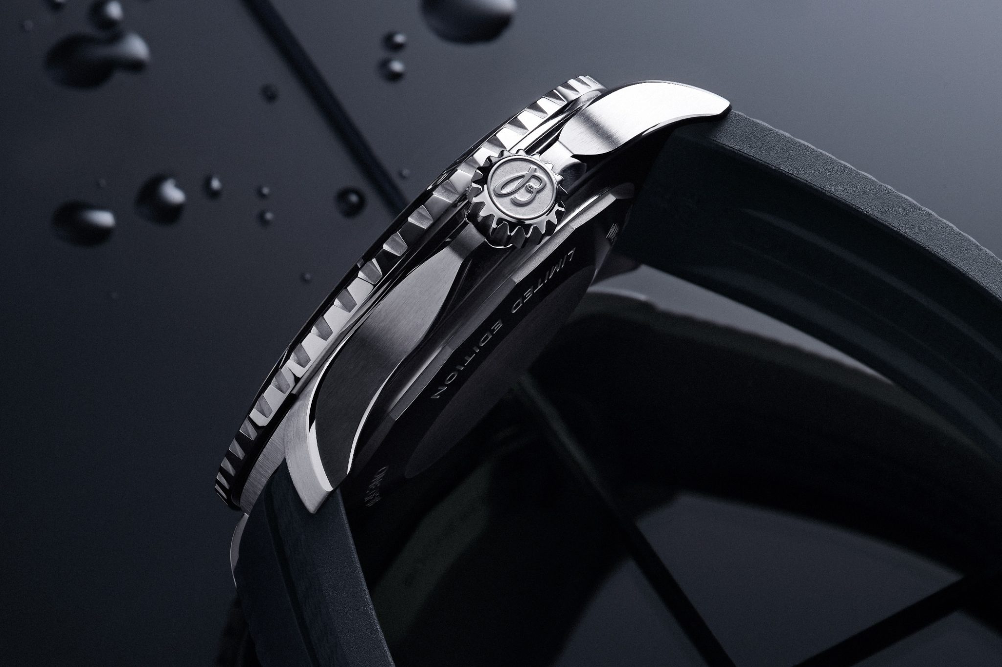 Breitling-Superocean-Bucherer-Exclusive-44-Side