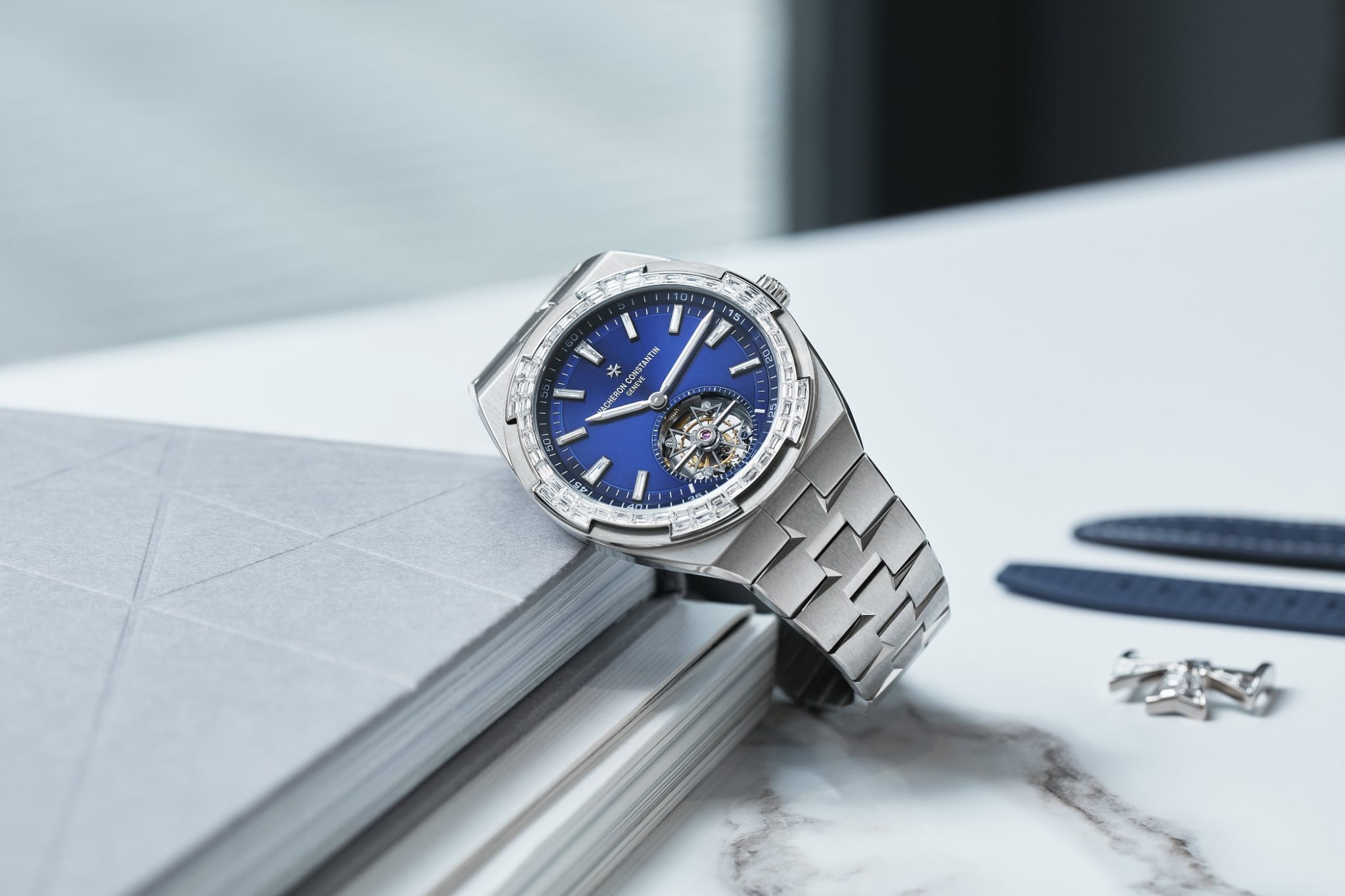 Vacheron-Constantin-Overseas-Tourbillon-Gems-6007V-210G-B955-Stilllife