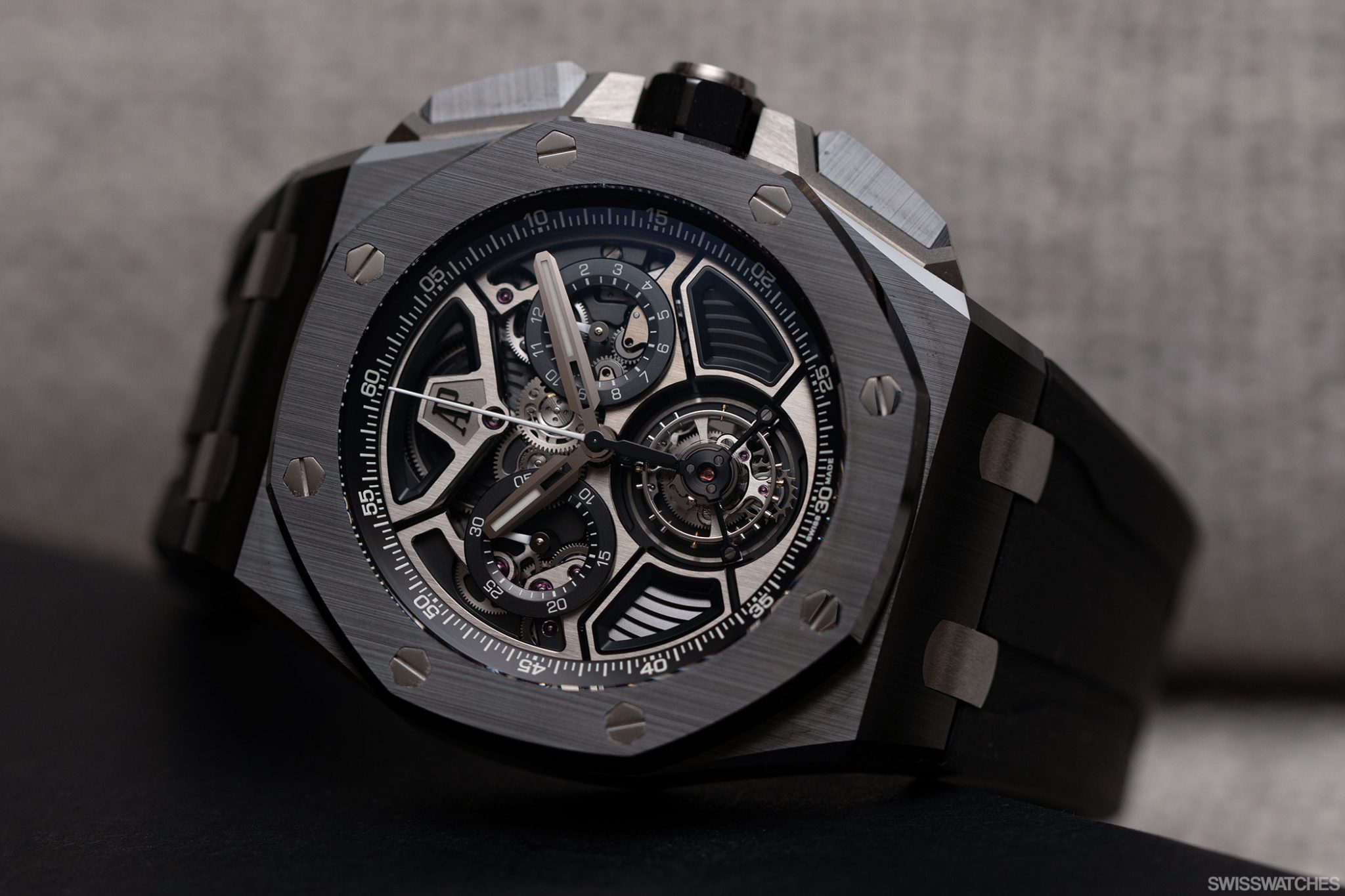 audemars-piguet-royal-oak-offshore-selfwinding-tourbillon-chronograph-26622ce-case
