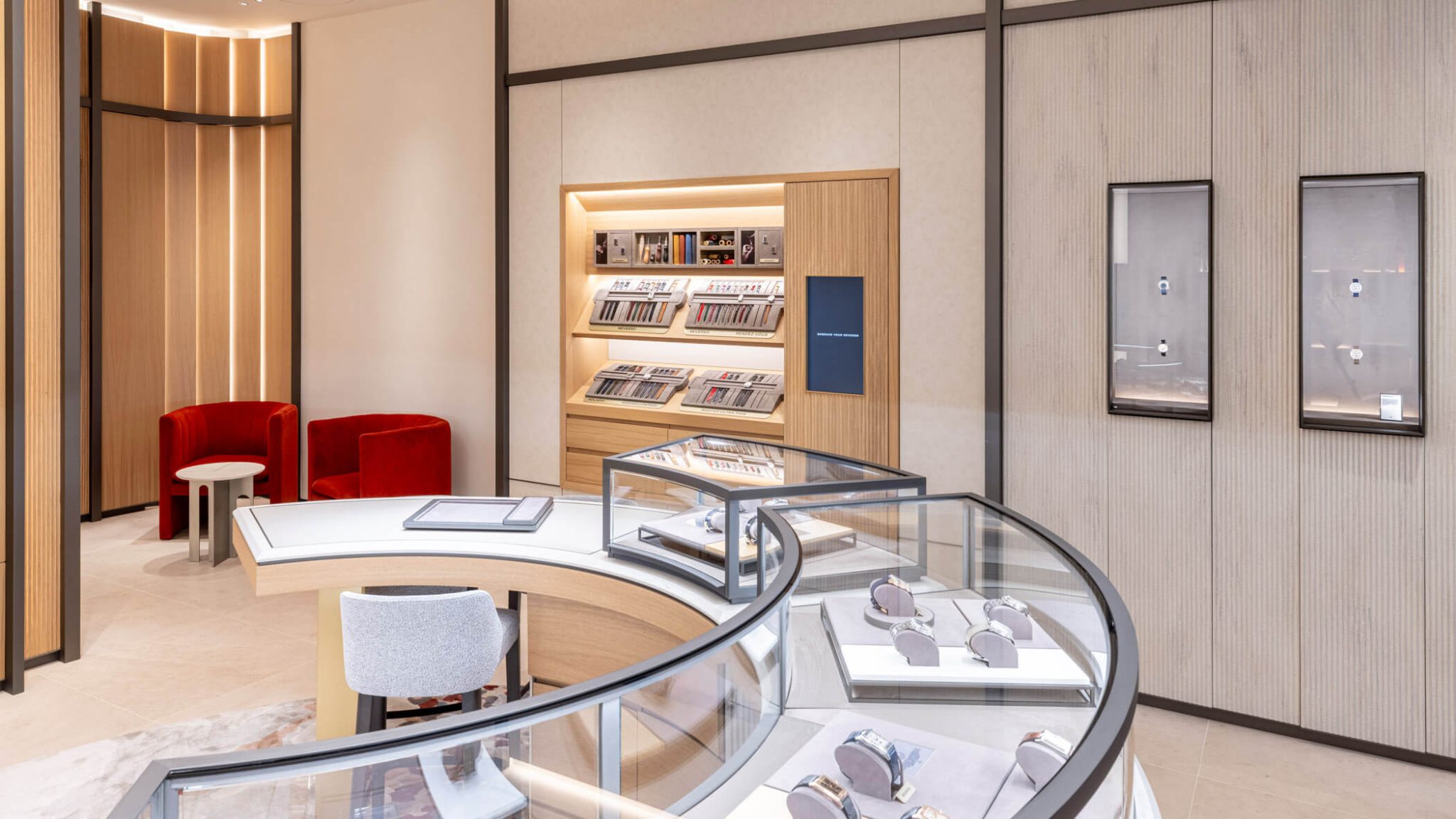 jaeger-lecoultre-boutique-maximilianstrasse-munich-germany-strap-making