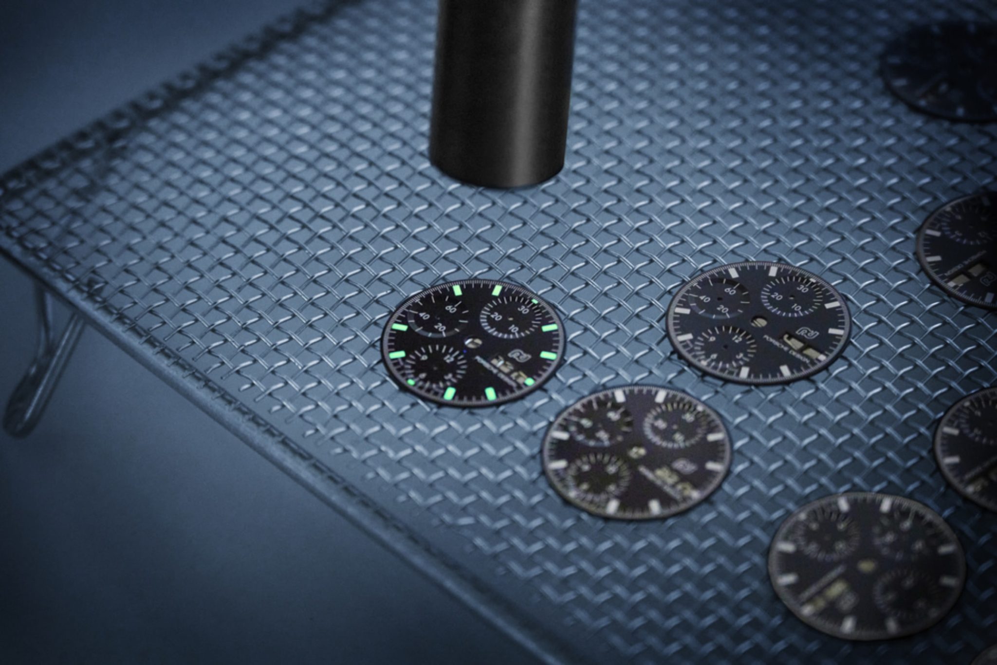 porsche-design-pd-chronograph-1-dial-making-lume