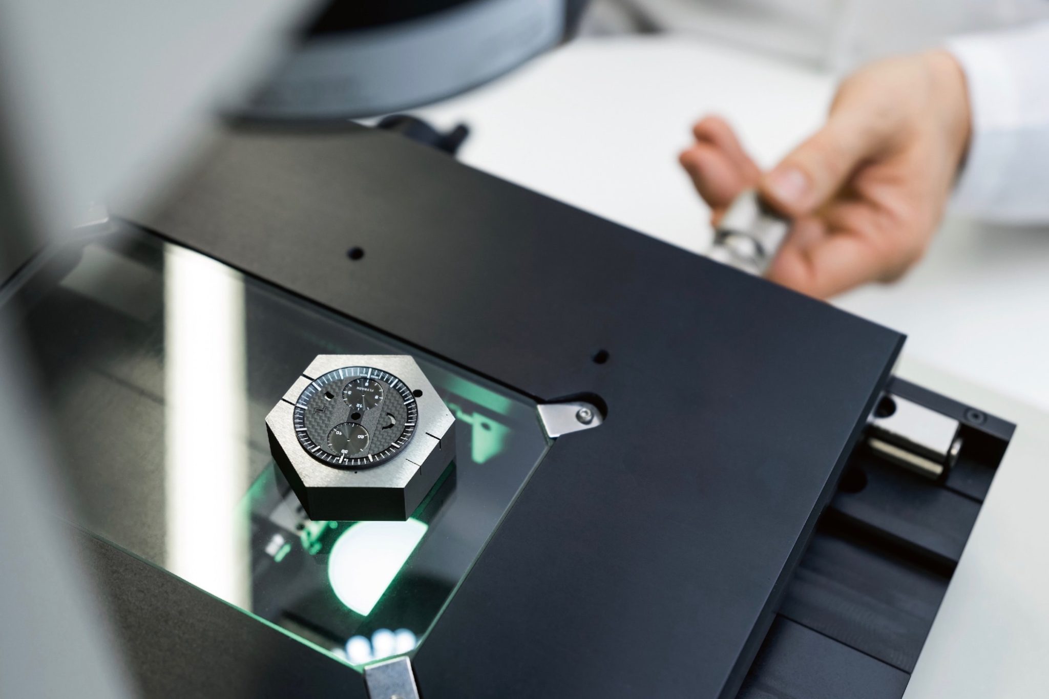 porsche-design-pd-timepieces-manufacture-production-dial.