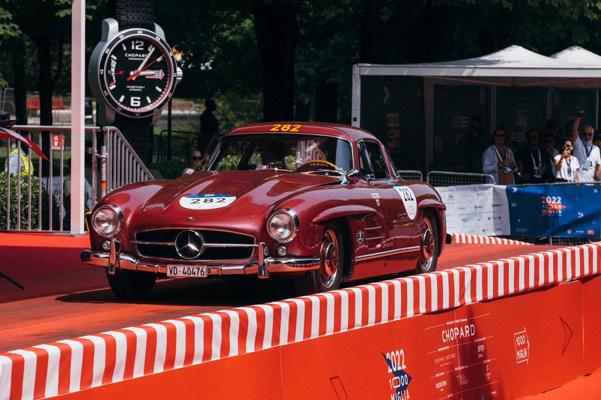 chopard-mille-miglia-classic-chronograph-french-limited-edition-168619-3007-salon-retromobile