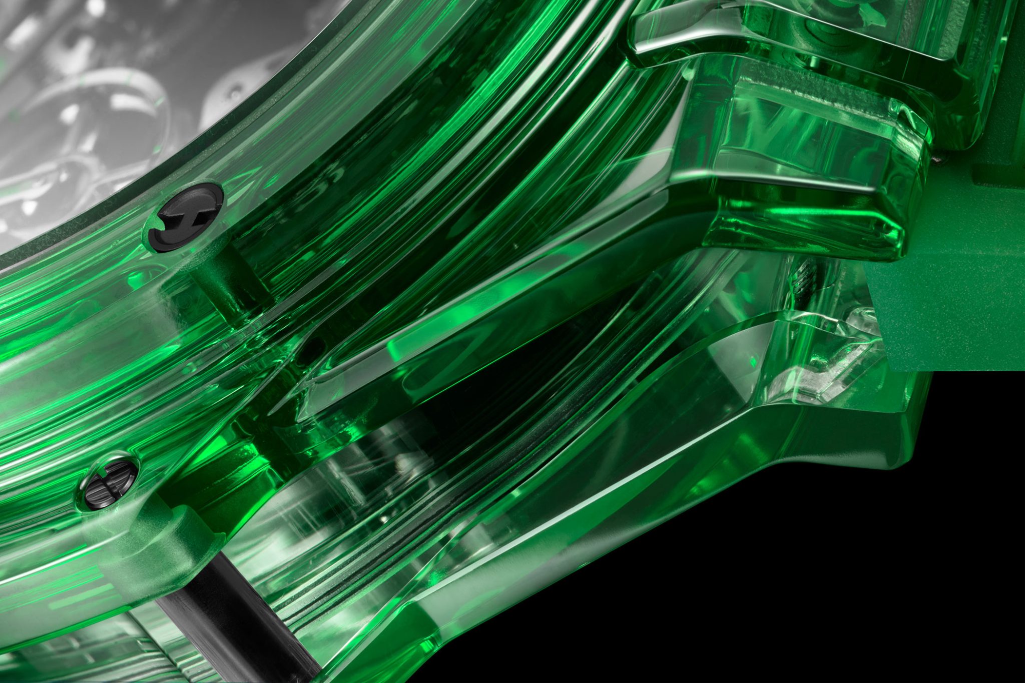 hublot-big-bang-unico-green-saxem-case-similar-to-sapphire