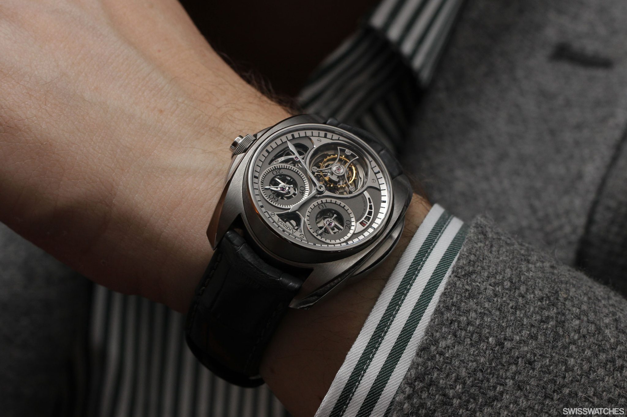 independent-watchmakers-atelier-akrivia-ak01-monopusher-chronograph-tourbillon