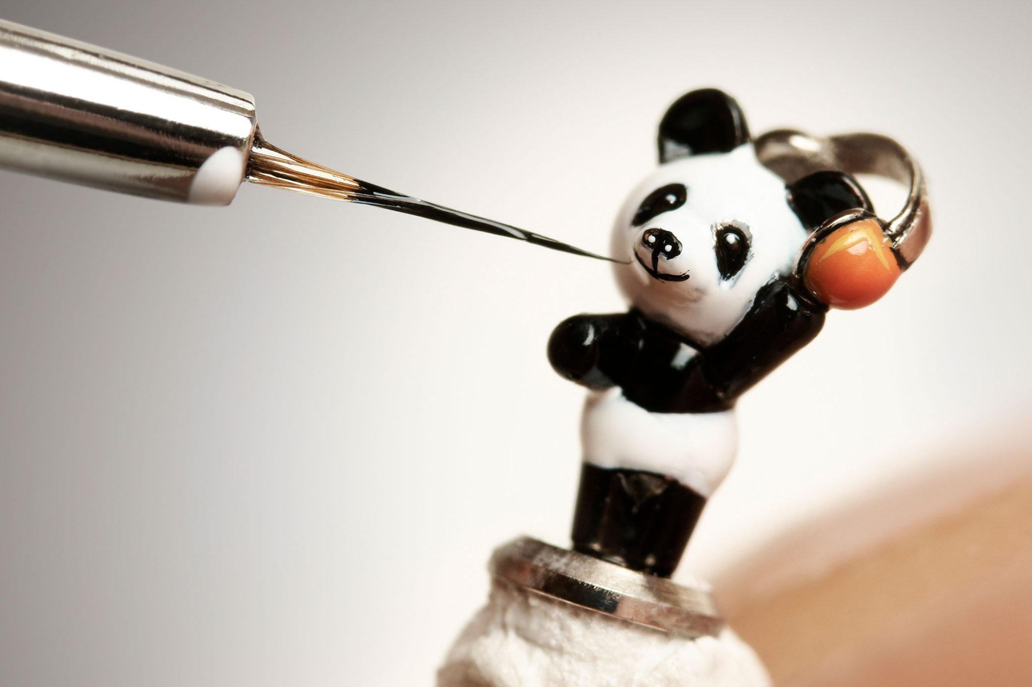 independent-watchmakers-mbandf-x-moser-streamliner-panda-figur-only-watch-2023