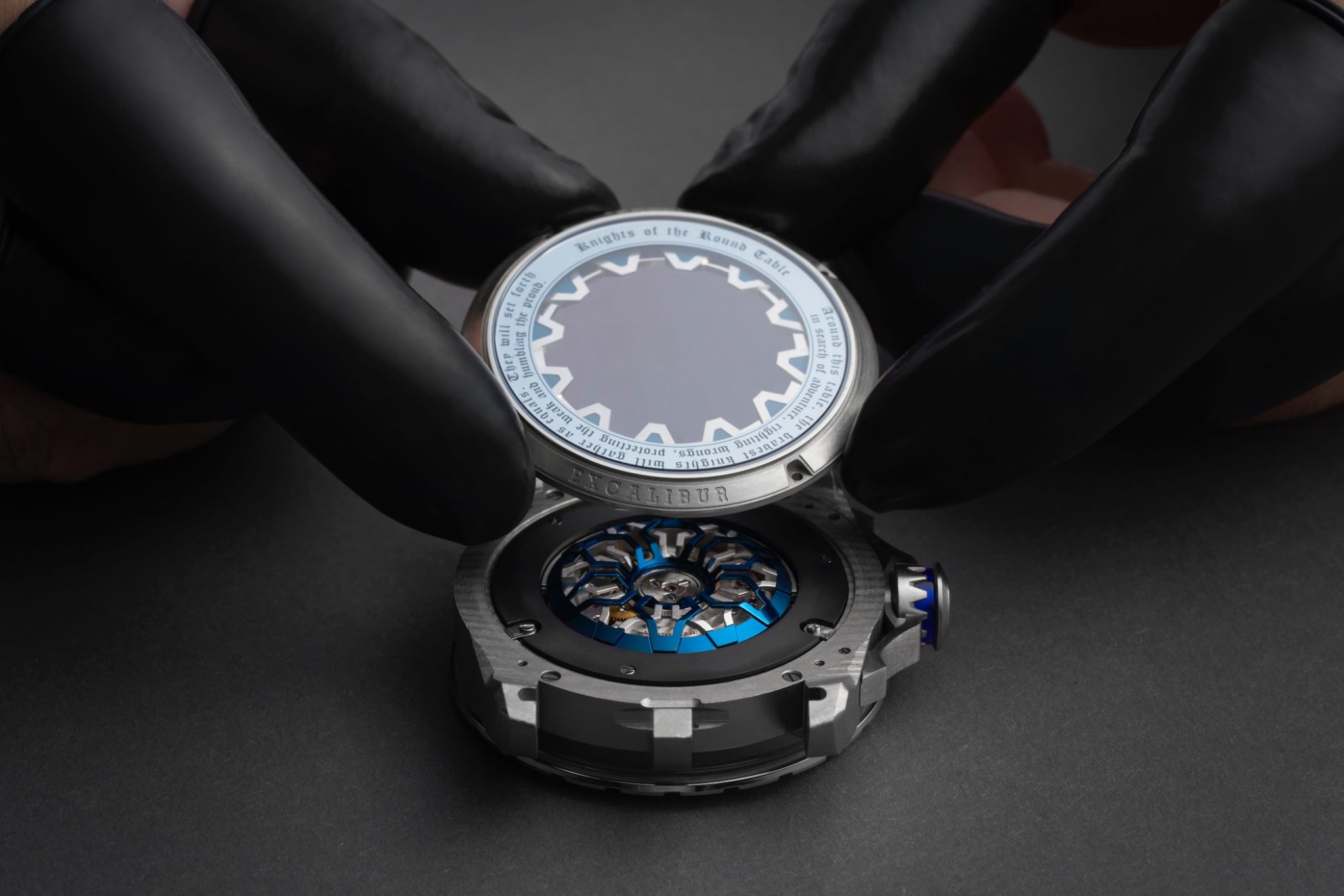 roger-dubuis-knights-of-the-round-table-damascus-titanium-RDDBEX1058-caseback