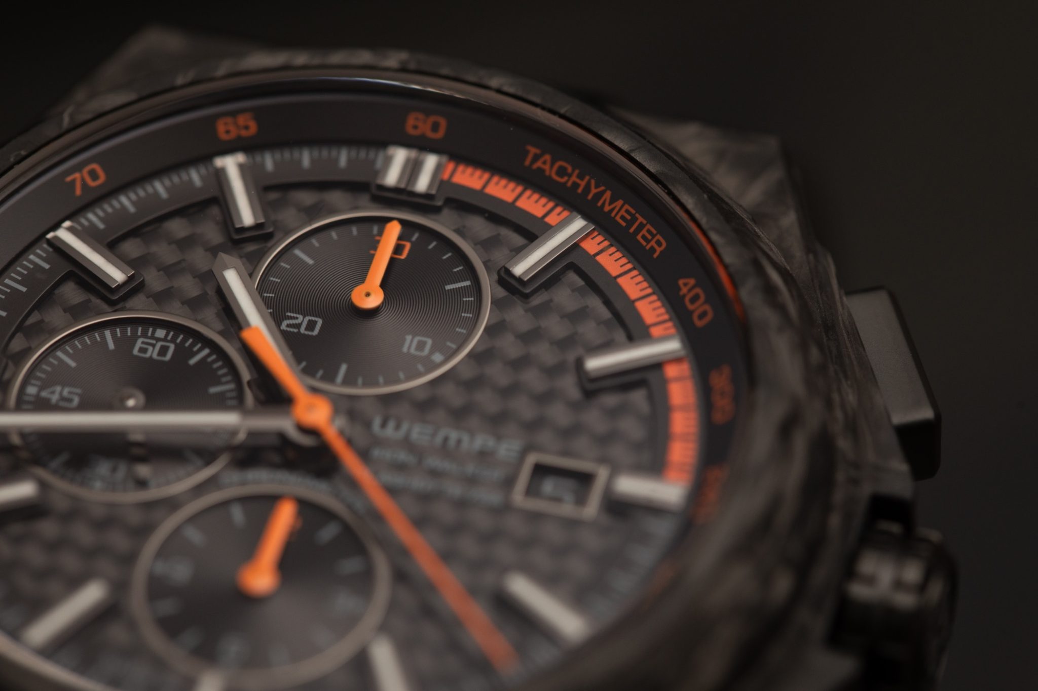 wempe-iron-walker-chronograph-46-carbon-WI690011-dial-close-up
