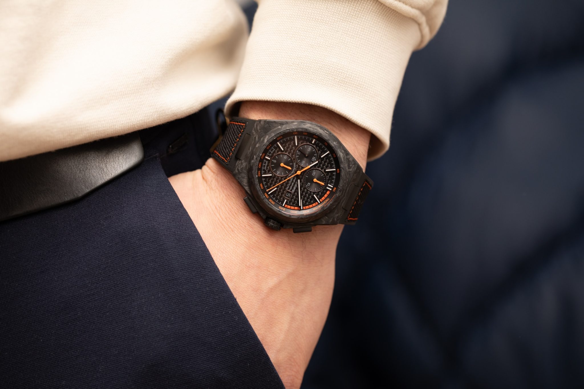 wempe-iron-walker-chronograph-46-carbon-WI690011-orange-pocketshot
