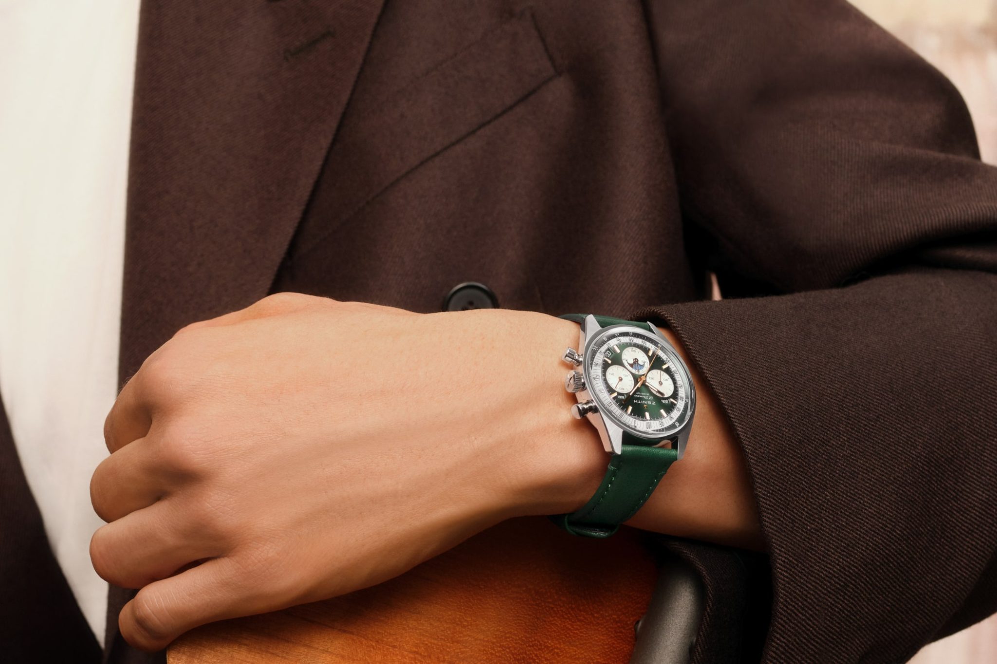 zenith-chronomaster-original-triple-calendar-03.3400.3610.40.C912-green-strap-wristshot