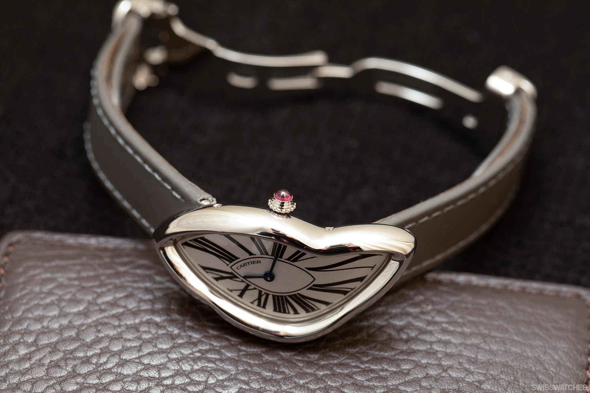 cartier-crash-in-platinum-crown-and-bracelet