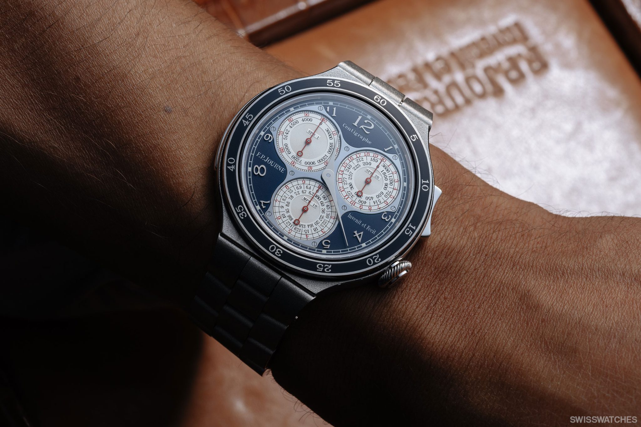 fp-journe-linesport-centigraphe-in-platinum-wristshot
