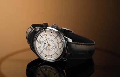 longines-conquest-heritage-central-power-reserve-L1.648.4.78.2-champagne