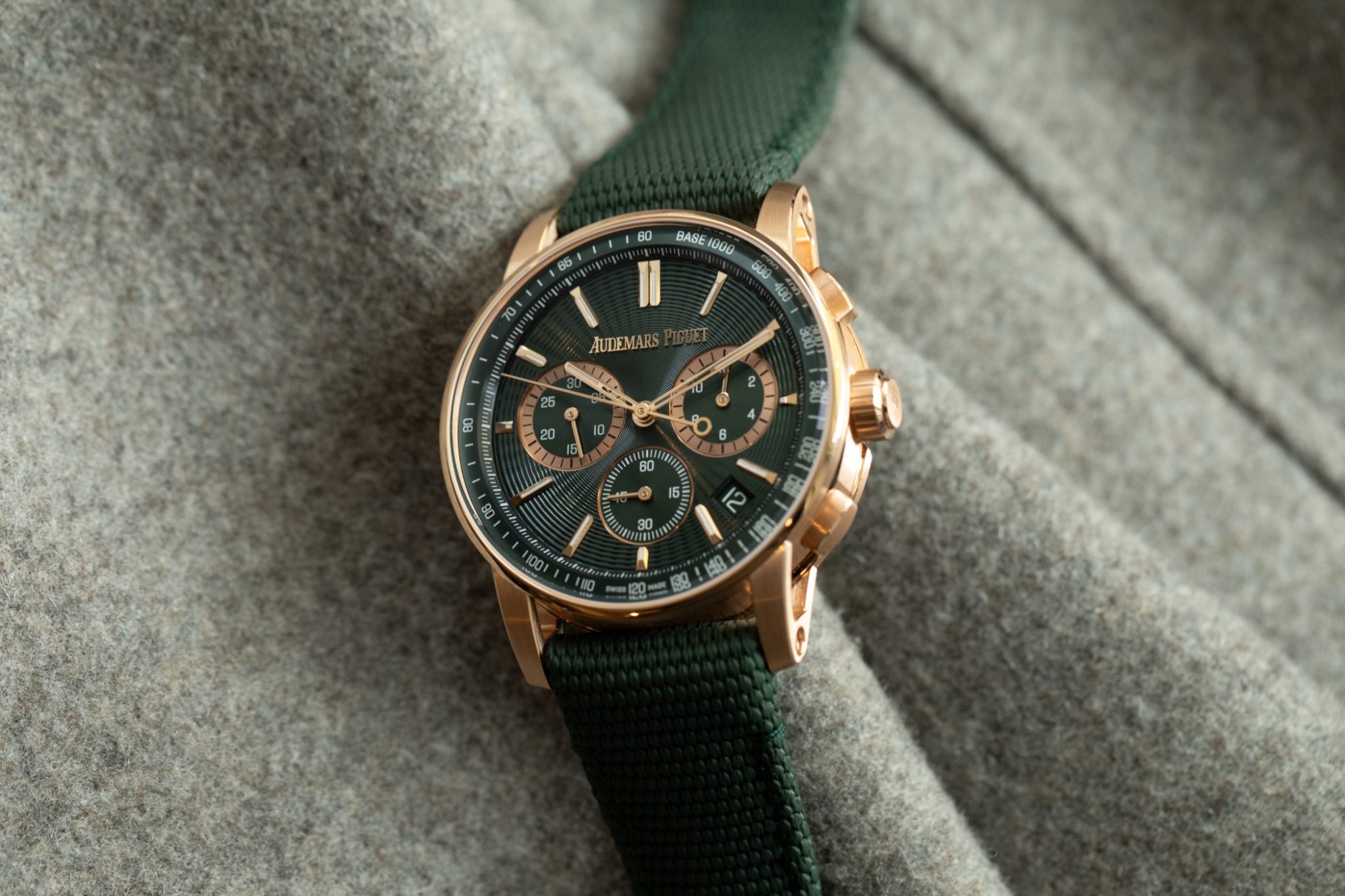 audemars-piguet-code-1159-chronograph-selfwinding-ref-26393OROOA056KB01-live