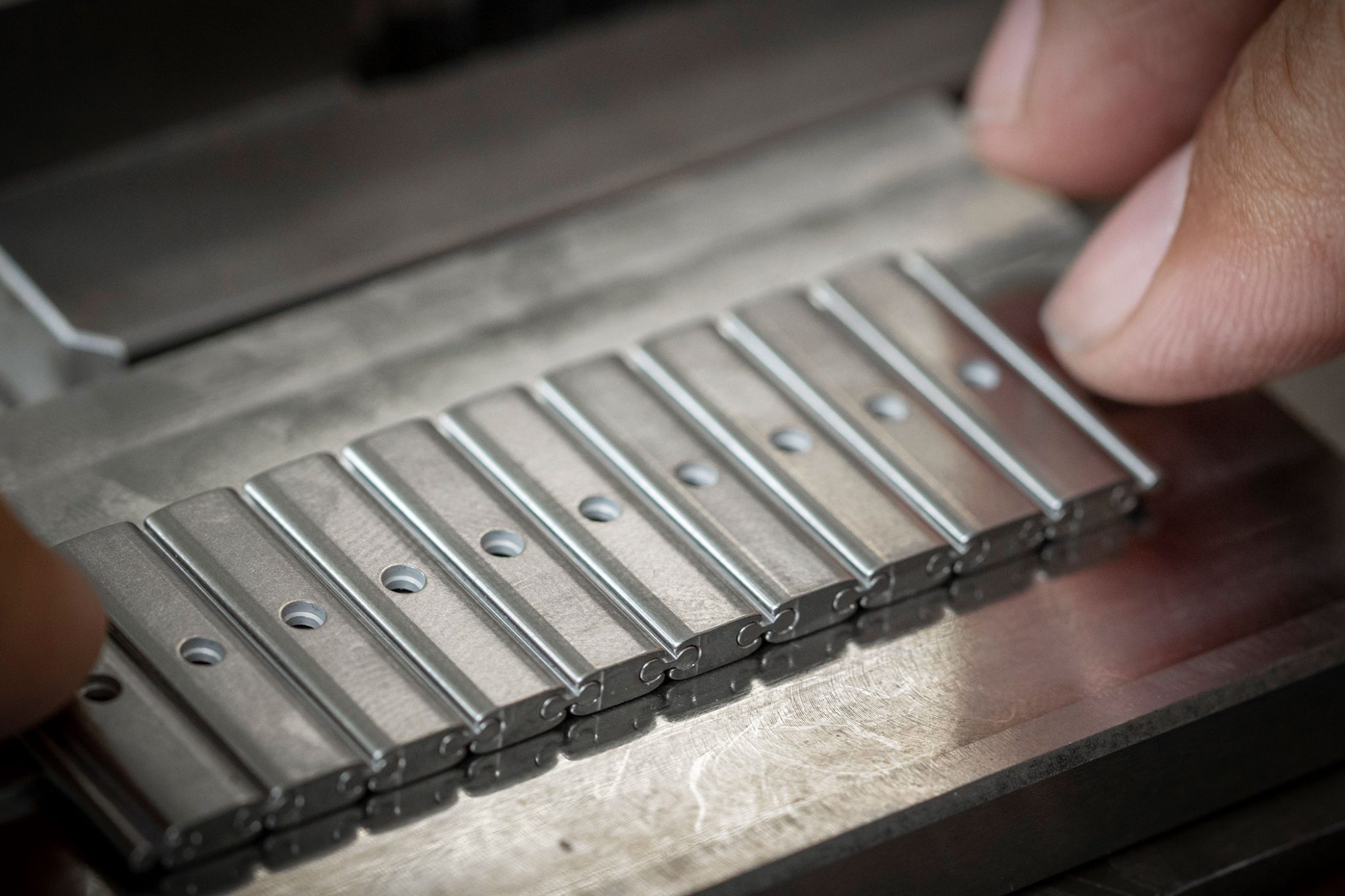 chopard-making-of-alpine-eagle-bracelet-2