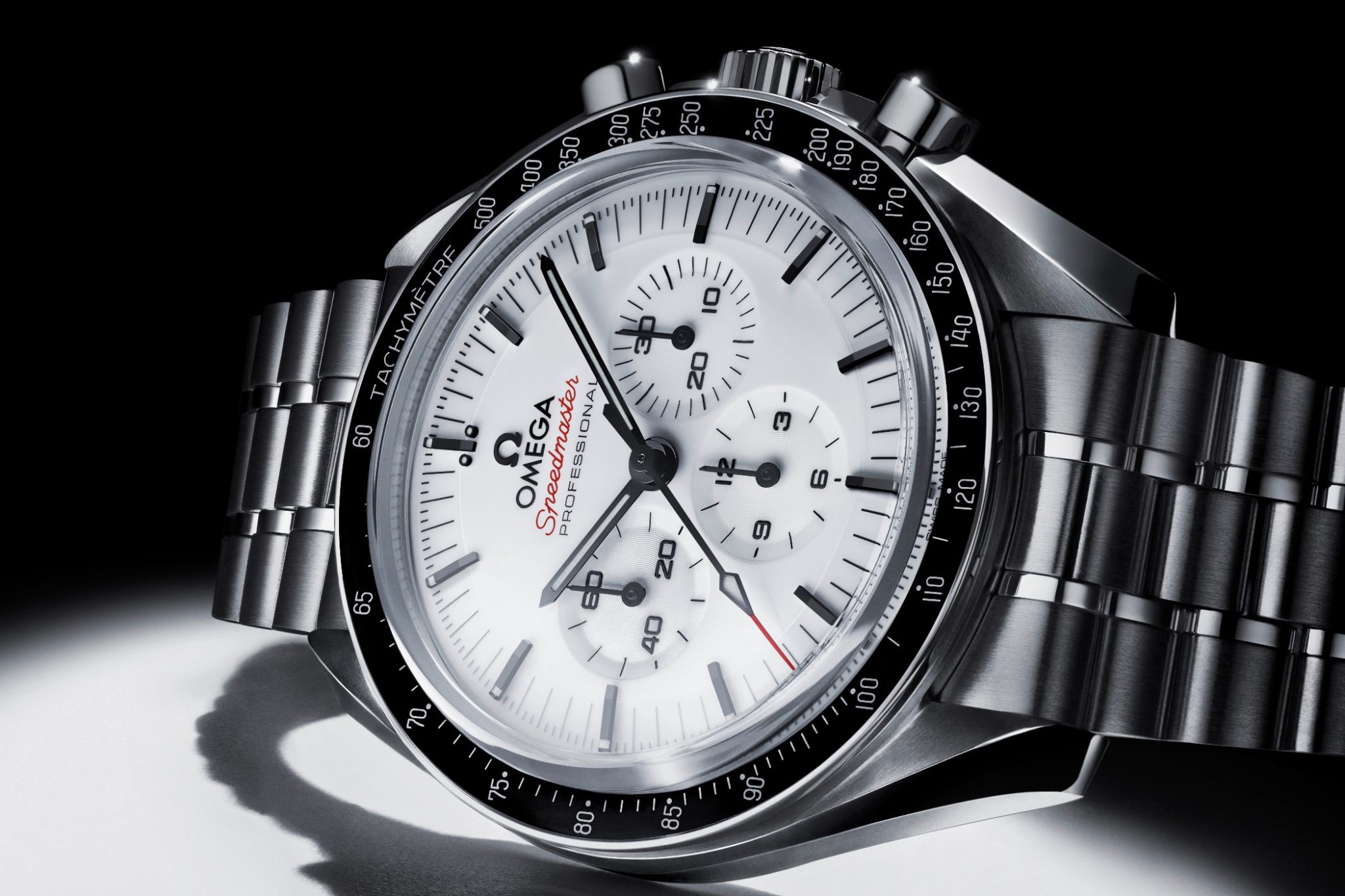 omega-speedmaster-professional-moonwatch-white-dial-310.30.42.50.04.001-case