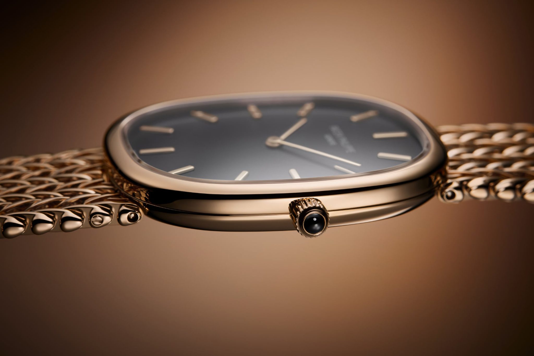 patek-philippe-2024-golden-ellipse-5738-1R-001-profile