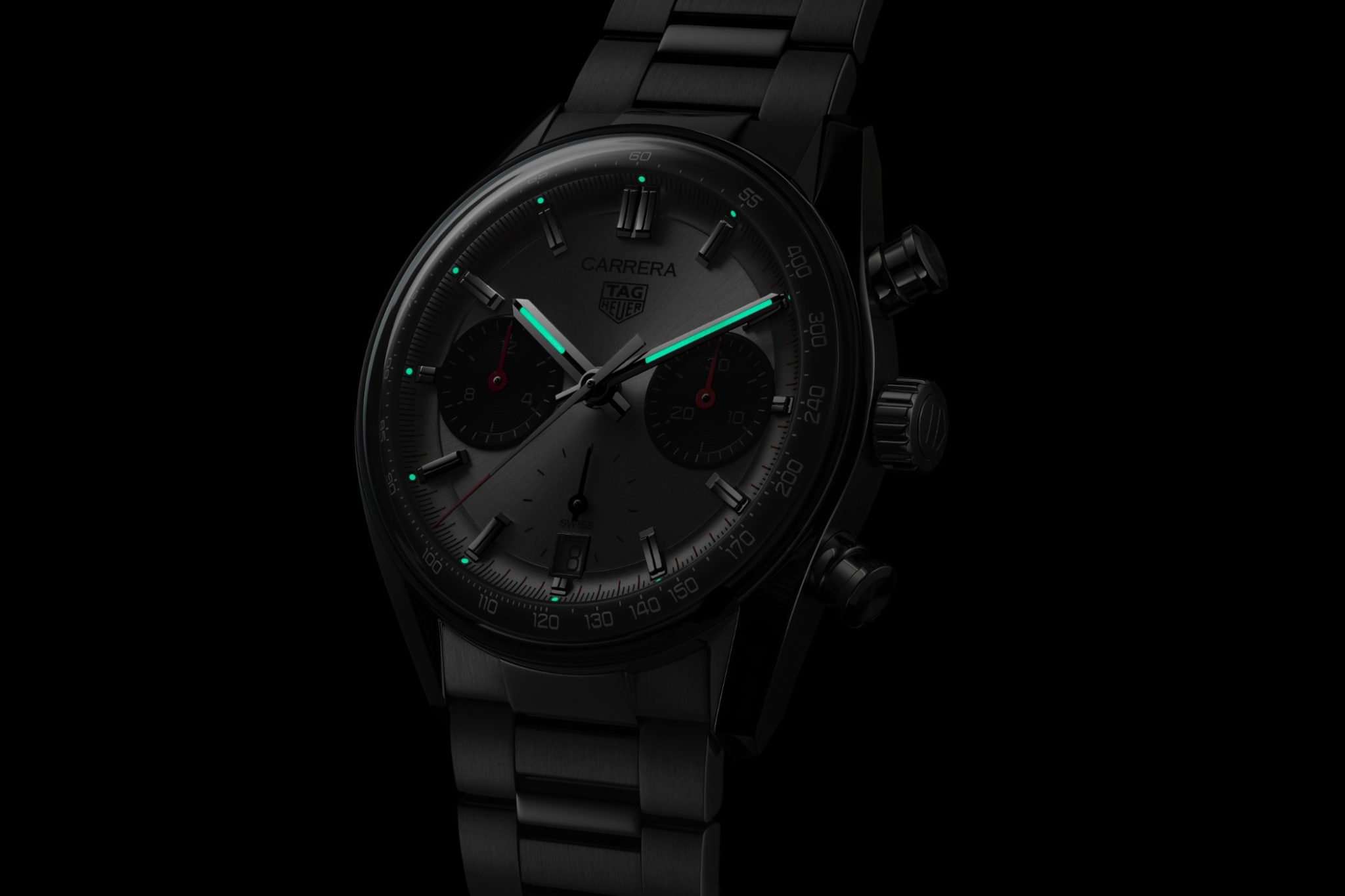 tag-heuer-carrera-chronograph-panda-cbs2216.ba0041-lume