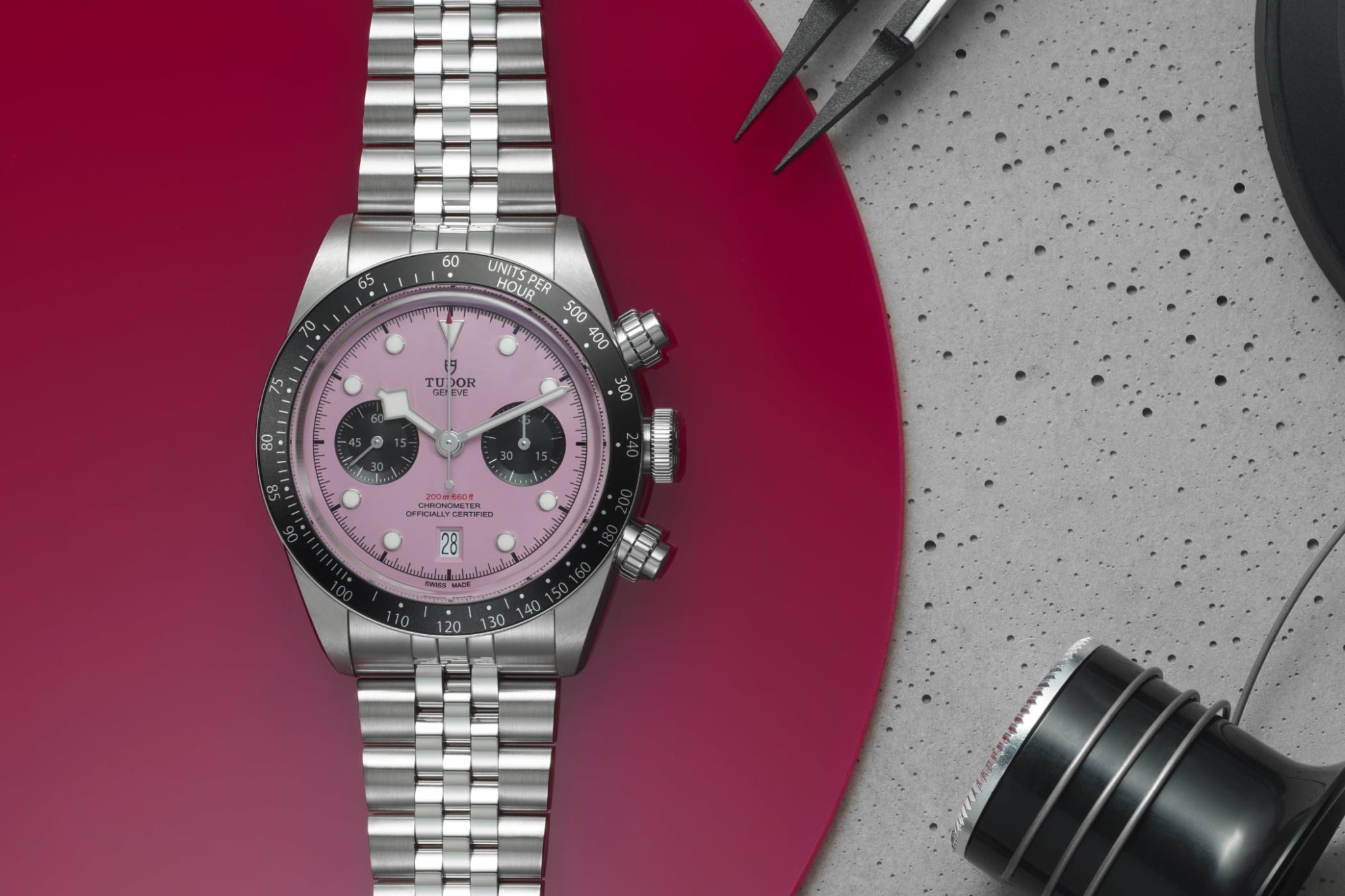 tudor-2024-black-bay-chrono-pink-inter-miami-fc-m79360n-0019-front