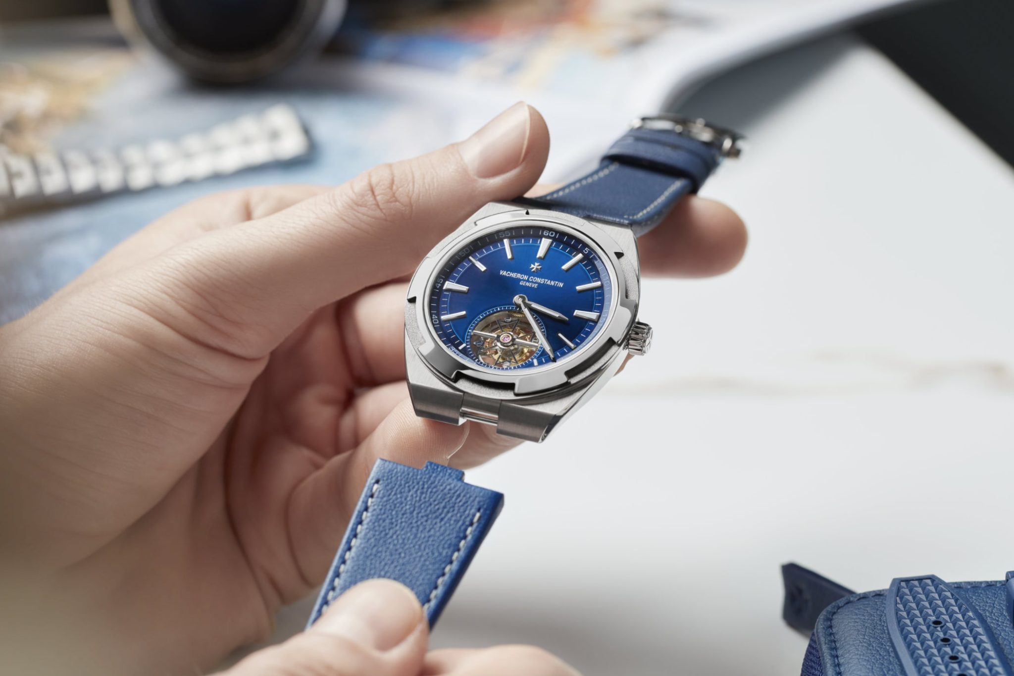 vacheron-constantin-overseas-tourbillon-titanium-6000v210t-h032-case
