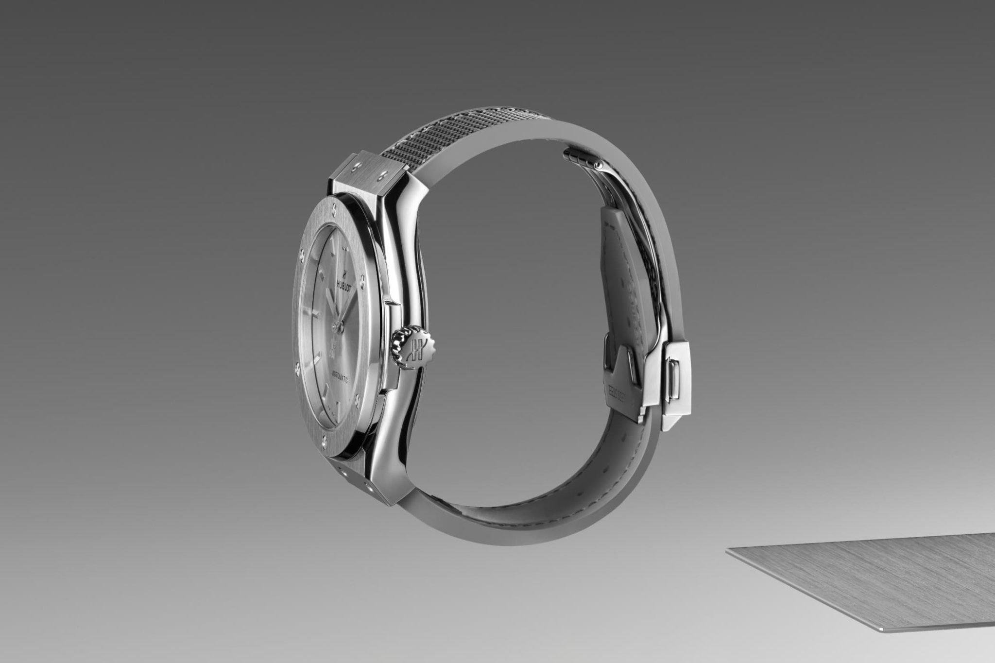 hublot-classic-fusion-essential-grey-511-nx-5610-nr-hec24-side