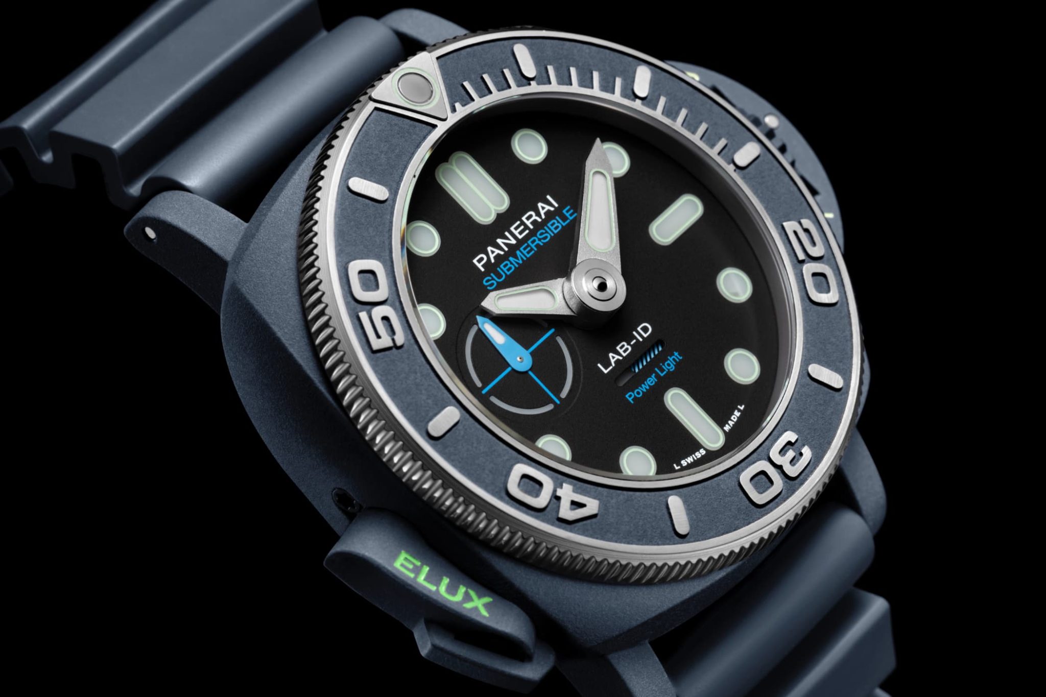 panerai-submersible-elux-lab-id-pam01800-case