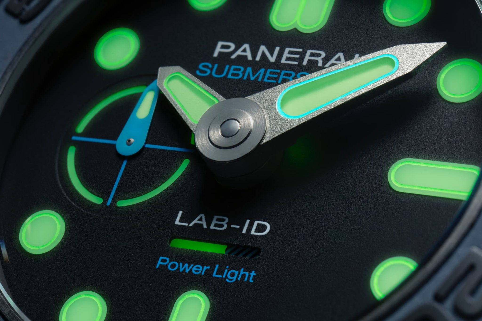 panerai-submersible-elux-lab-id-pam01800-dial