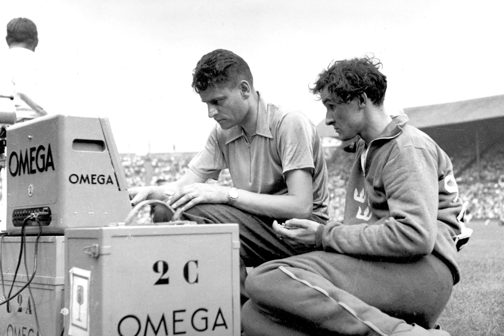 omegas-timekeeping-lab-first-ever-photofinish-camera-1-min