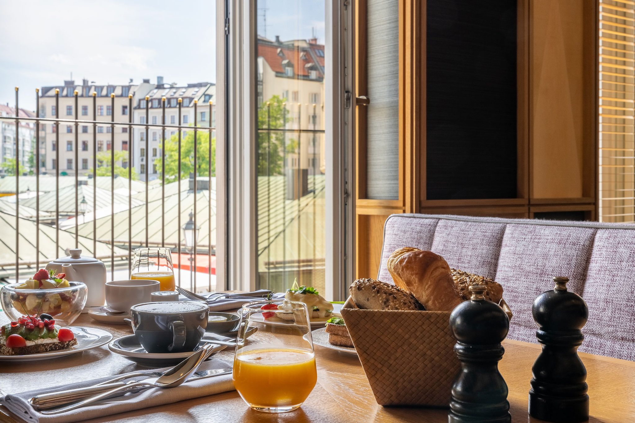 the-munich-louis-hotel-breakfast