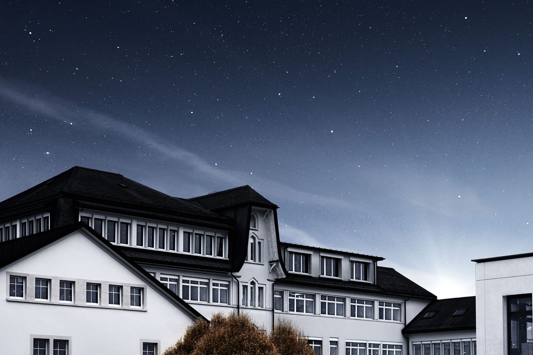 the-valleedejoux-and-jeager-lecoultre-manufacture-at-night