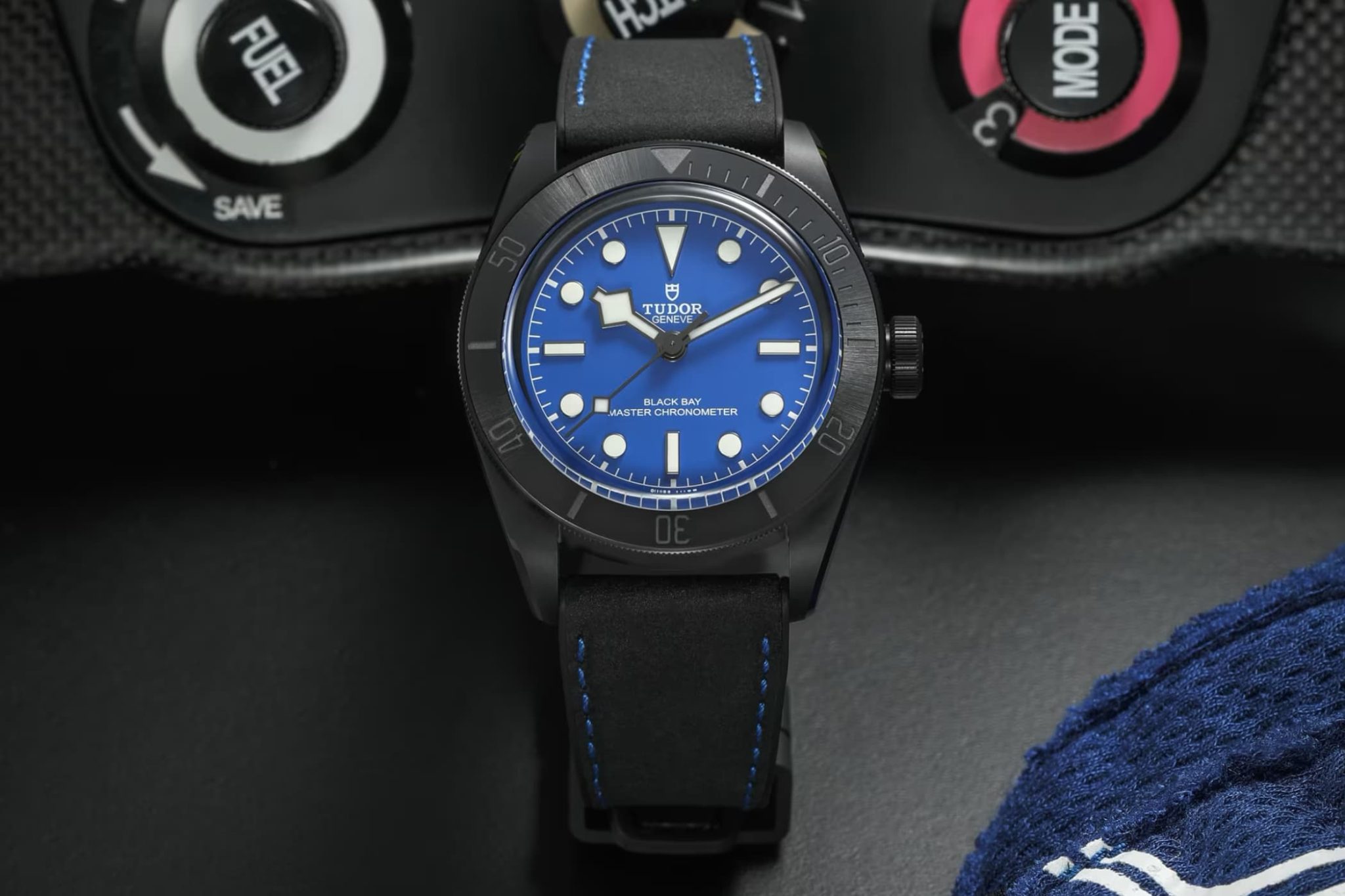 tudor-black-bay-ceramic-blue-m79210cnu-0007-overview