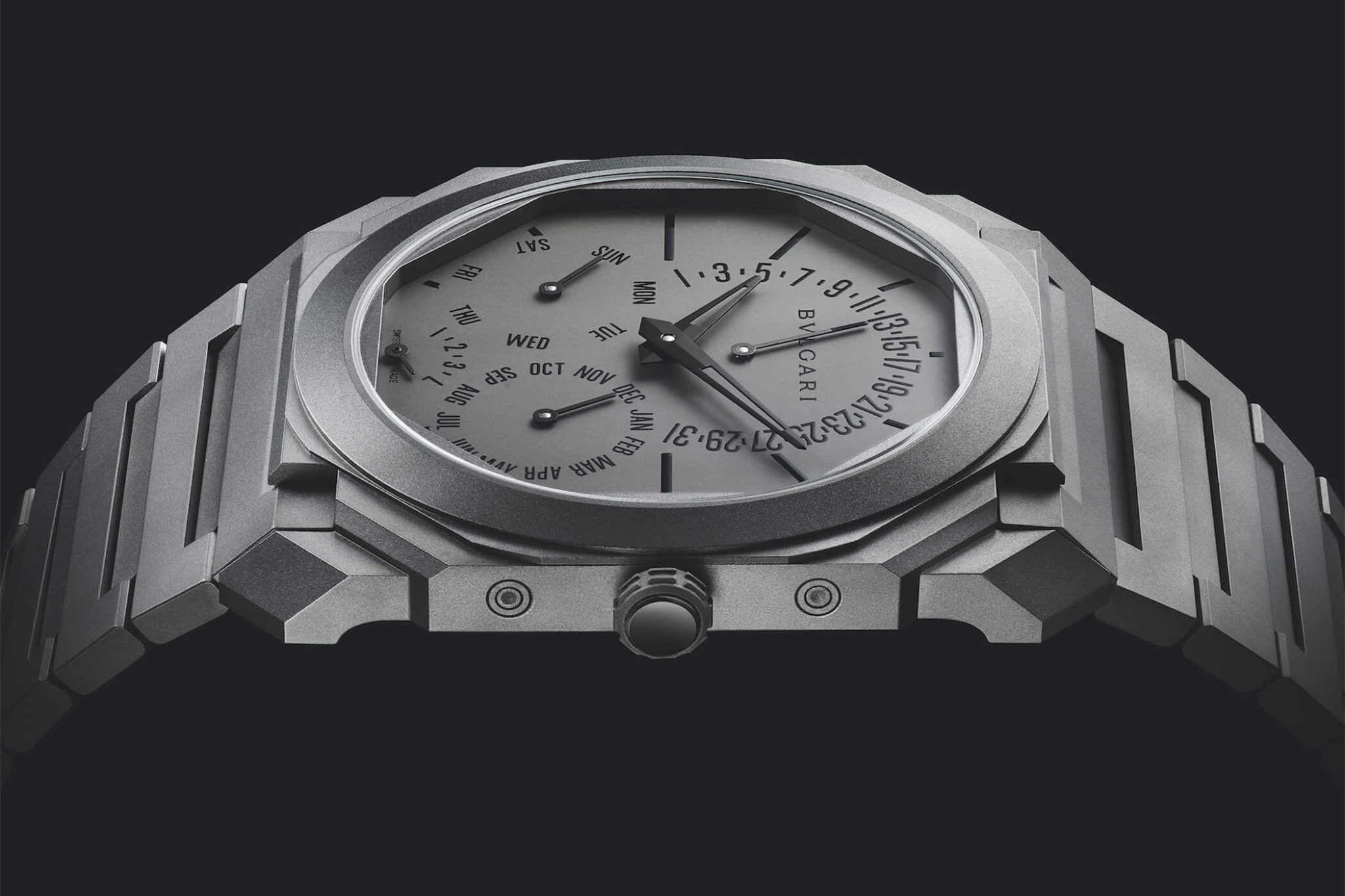 bulgari-octo-finissimo-titanium-103200-sideview