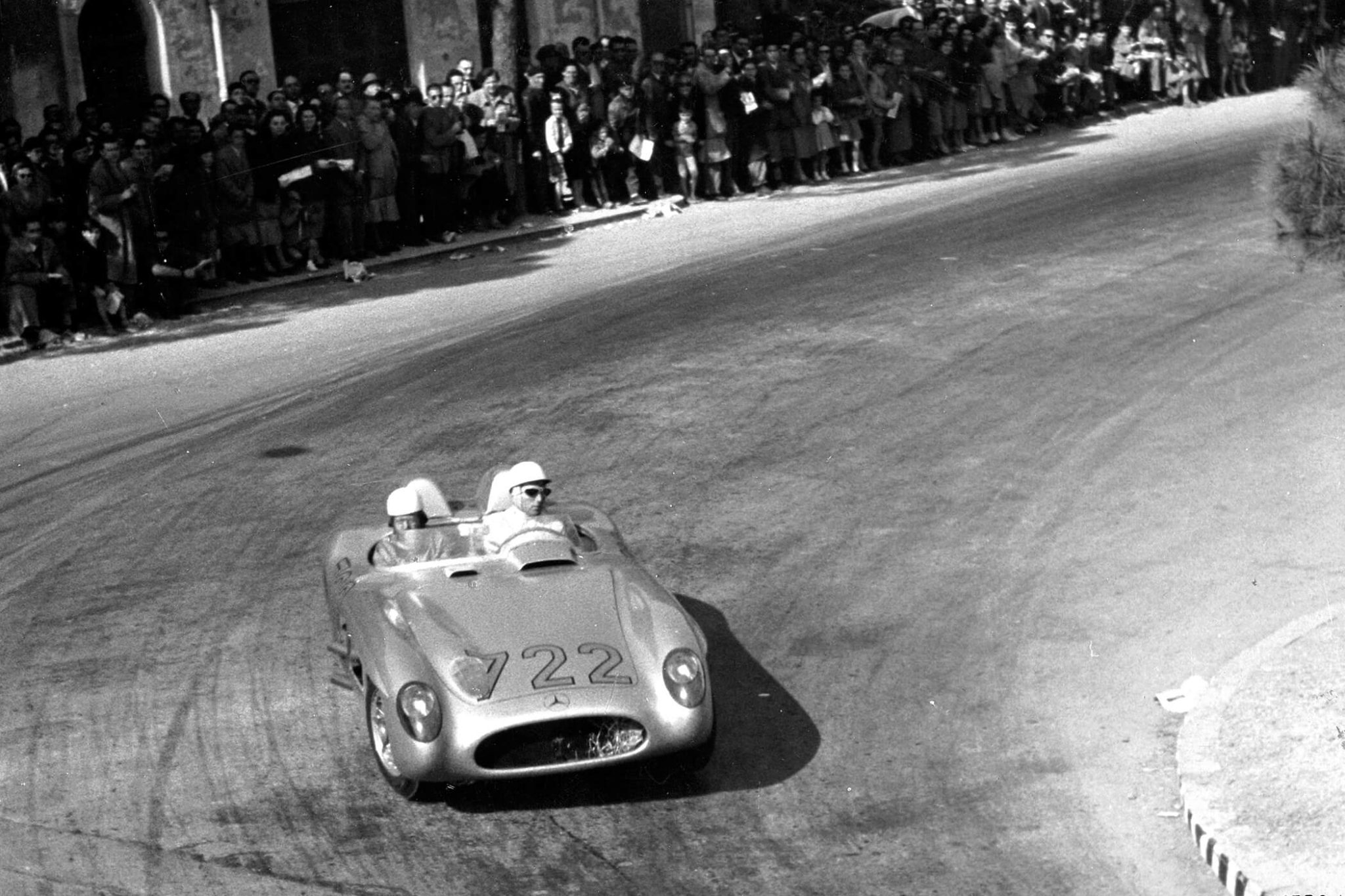 stirling-moss-with-co-driver-denis-jenkinson-at-the-race