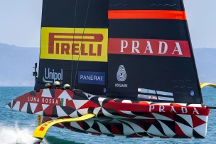 panerai-luna-rossa-collection-boat-cover