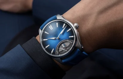 h-moser-cie-pioneer-retrograde-seconds-on-the-wrist
