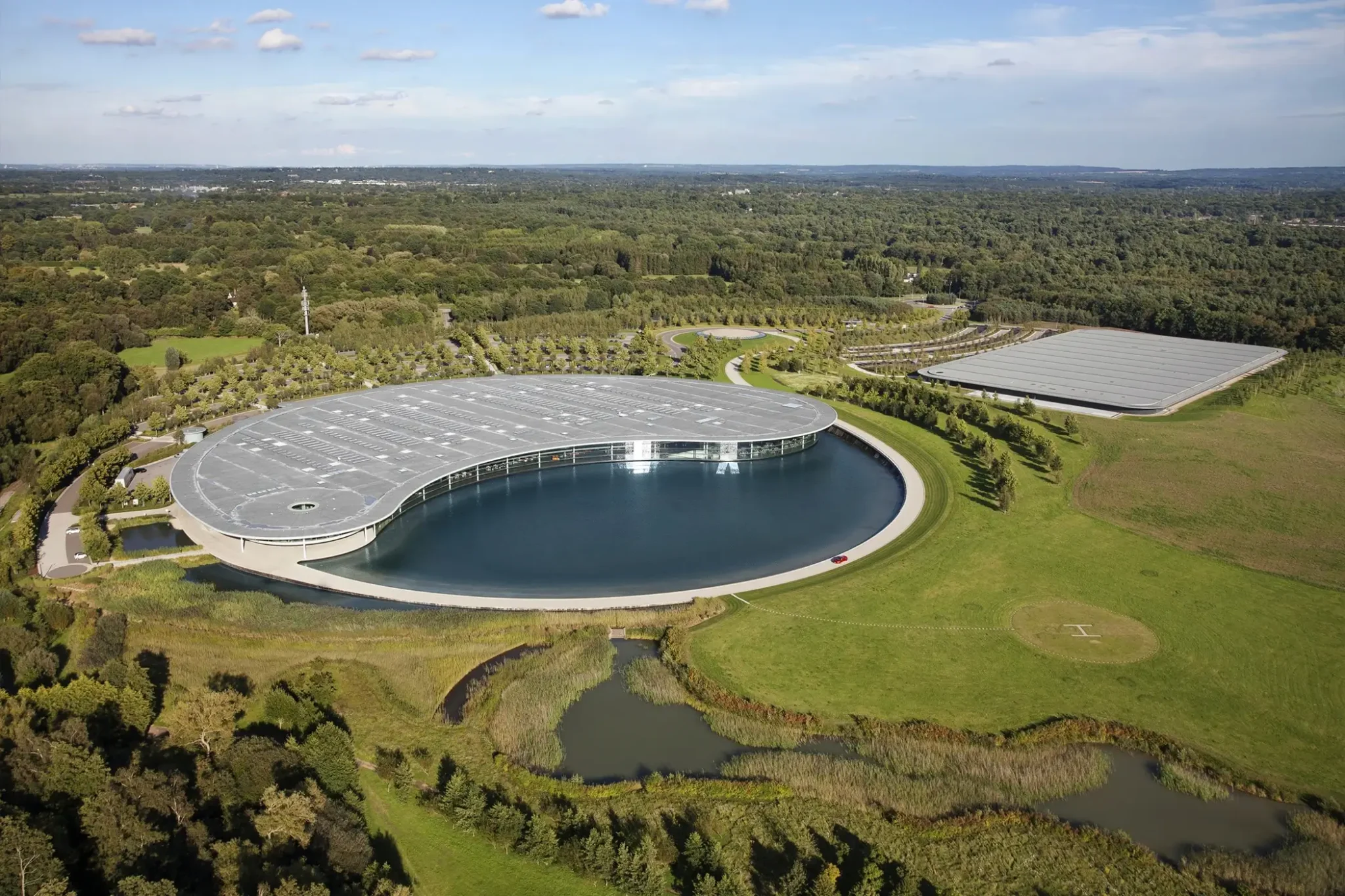 mclaren-production-and-technology-centre-from-the-outside