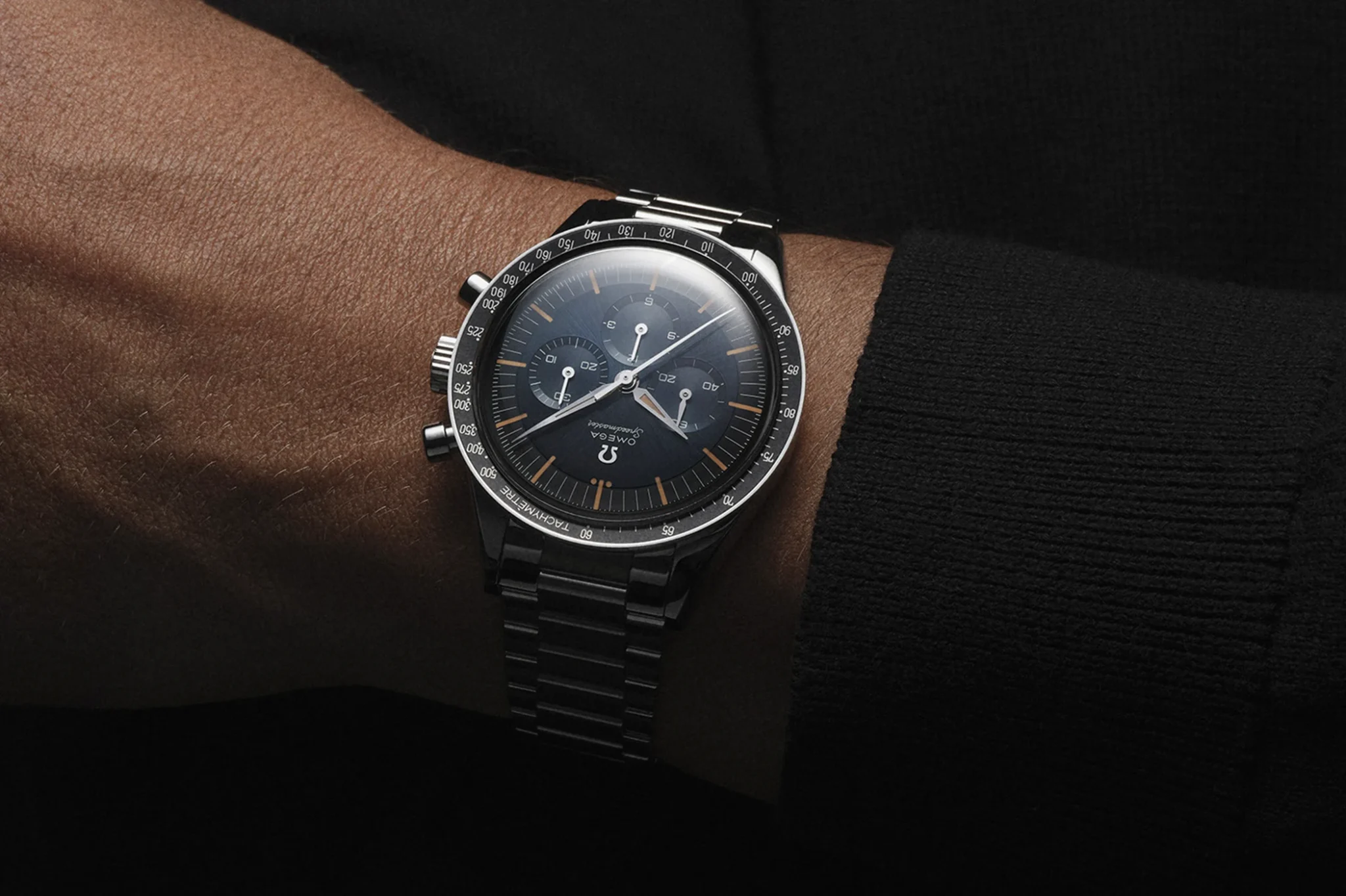 omega-speedmaster-fois-310-30-40-50-06-001-on-the-wrist
