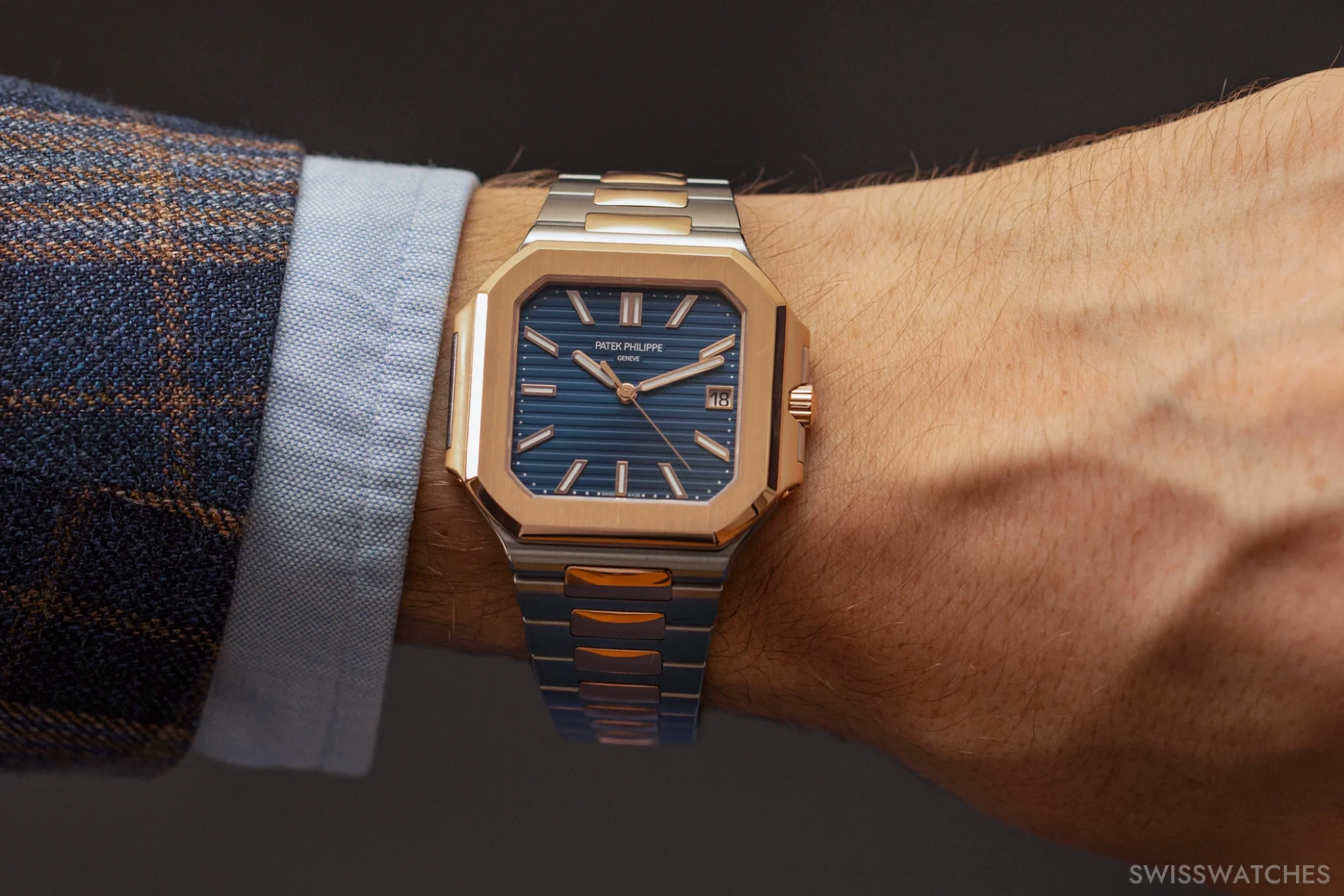 patek-philippe-cubitus-5821-1ar-001-two-tone-on-the-wrist